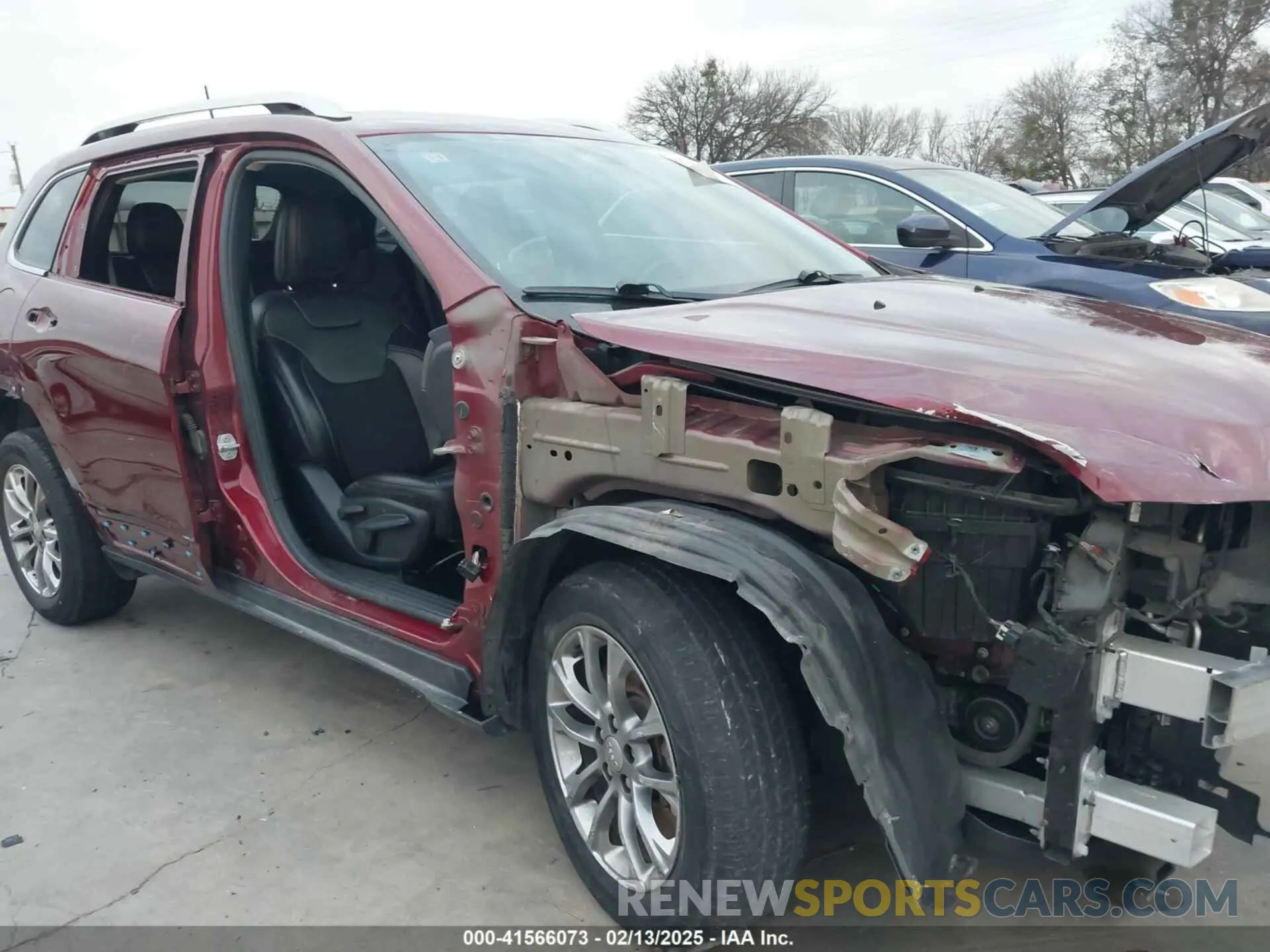 18 Photograph of a damaged car 1C4PJLLB7LD585604 JEEP CHEROKEE 2020
