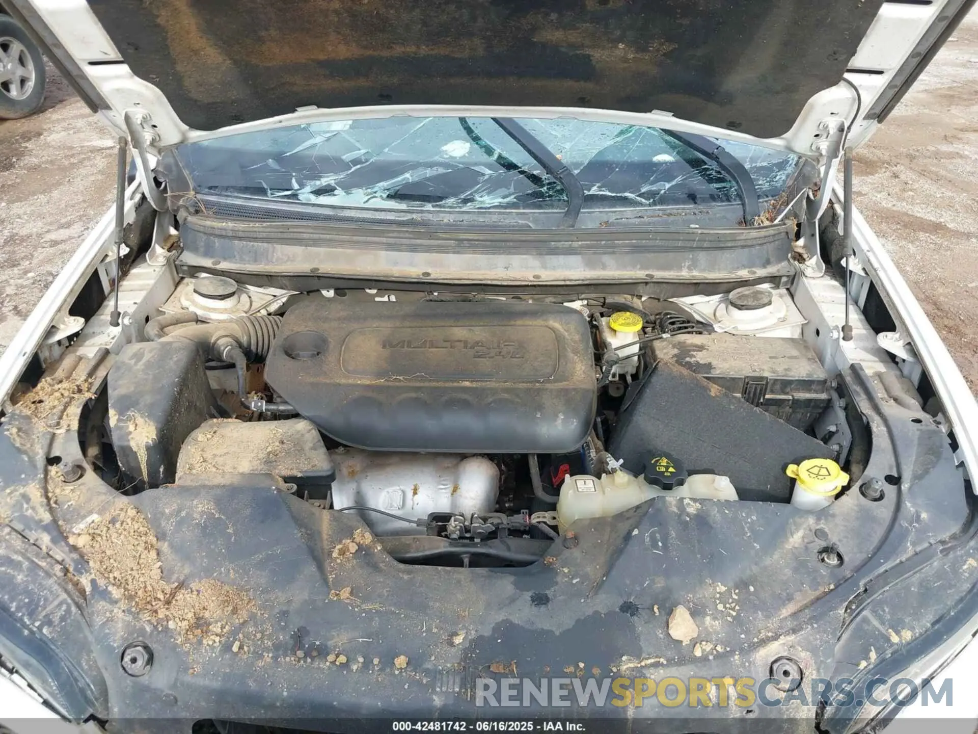 10 Photograph of a damaged car 1C4PJLLB7LD605575 JEEP CHEROKEE 2020