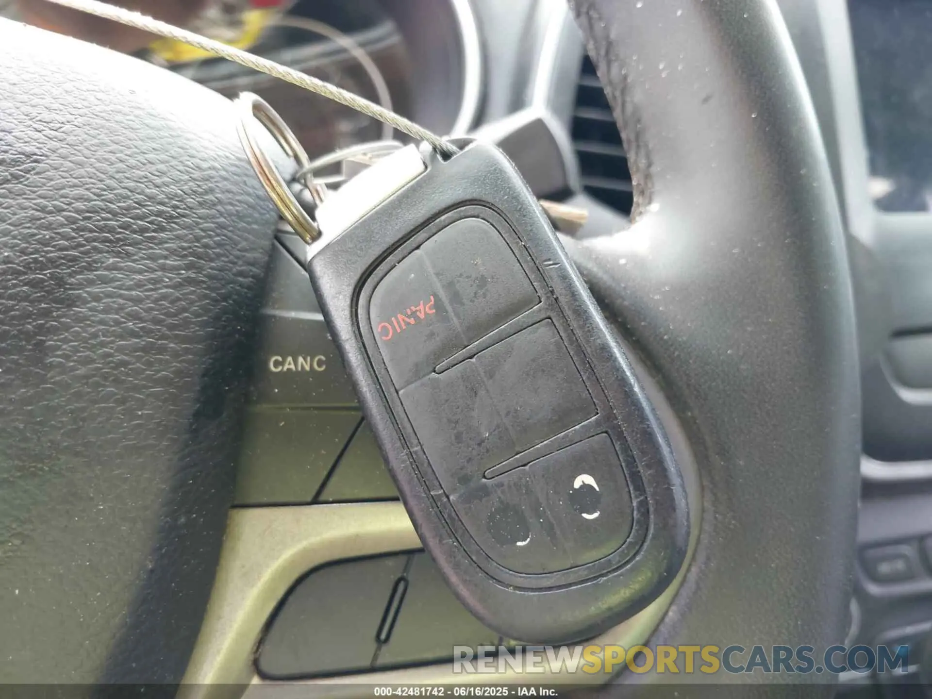 11 Photograph of a damaged car 1C4PJLLB7LD605575 JEEP CHEROKEE 2020