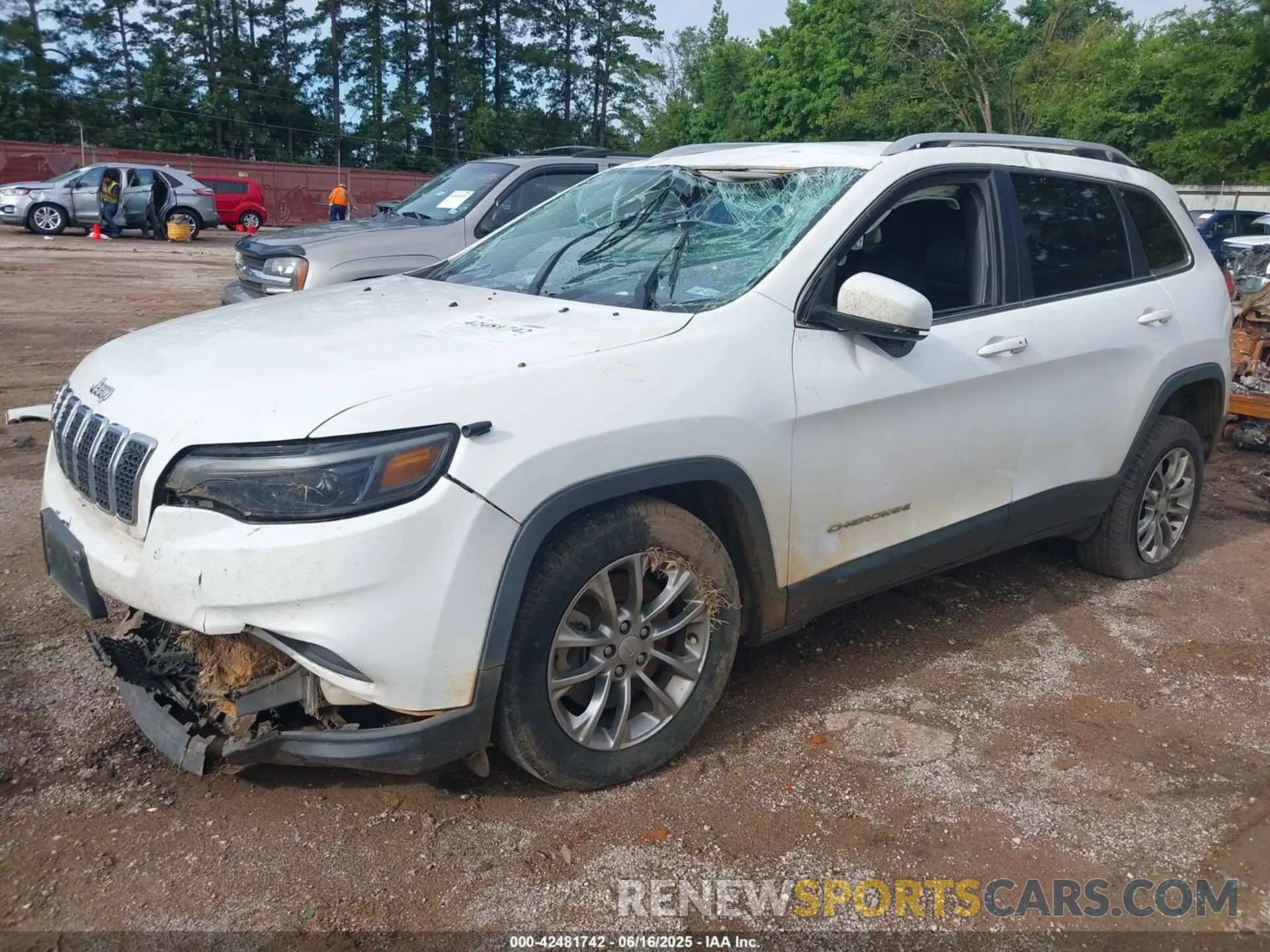 2 Photograph of a damaged car 1C4PJLLB7LD605575 JEEP CHEROKEE 2020