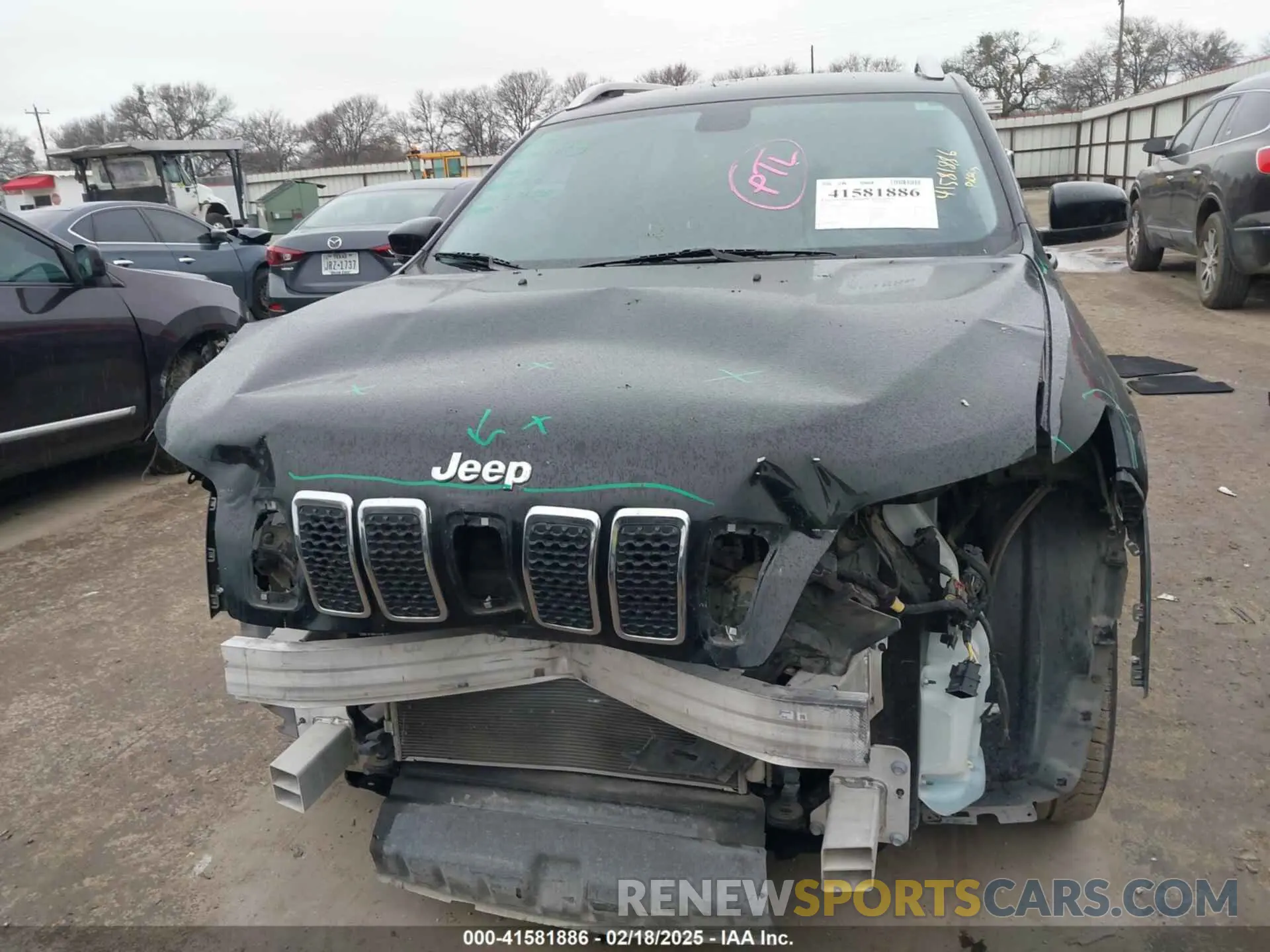 13 Photograph of a damaged car 1C4PJLLB7LD637670 JEEP CHEROKEE 2020