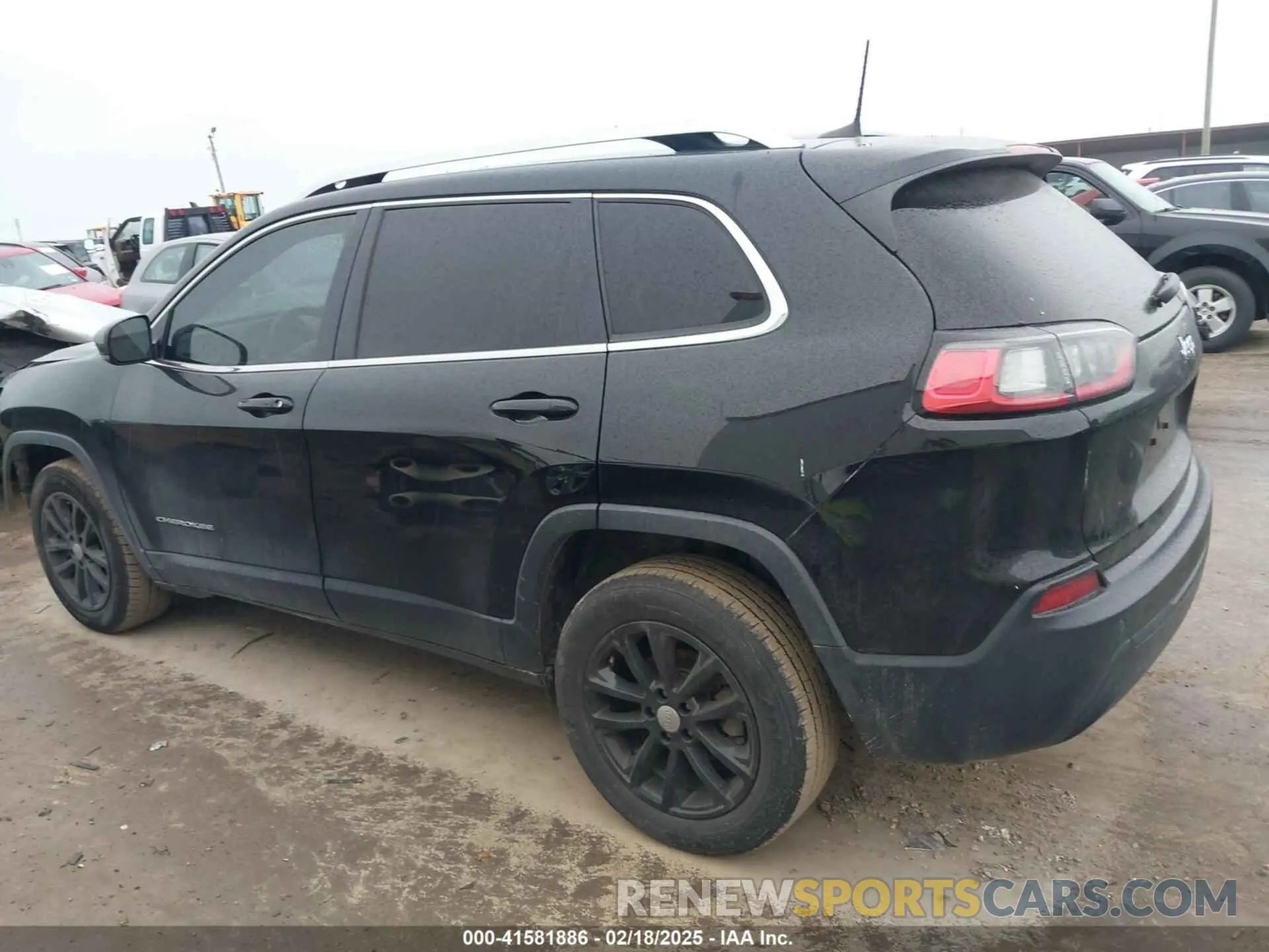15 Photograph of a damaged car 1C4PJLLB7LD637670 JEEP CHEROKEE 2020