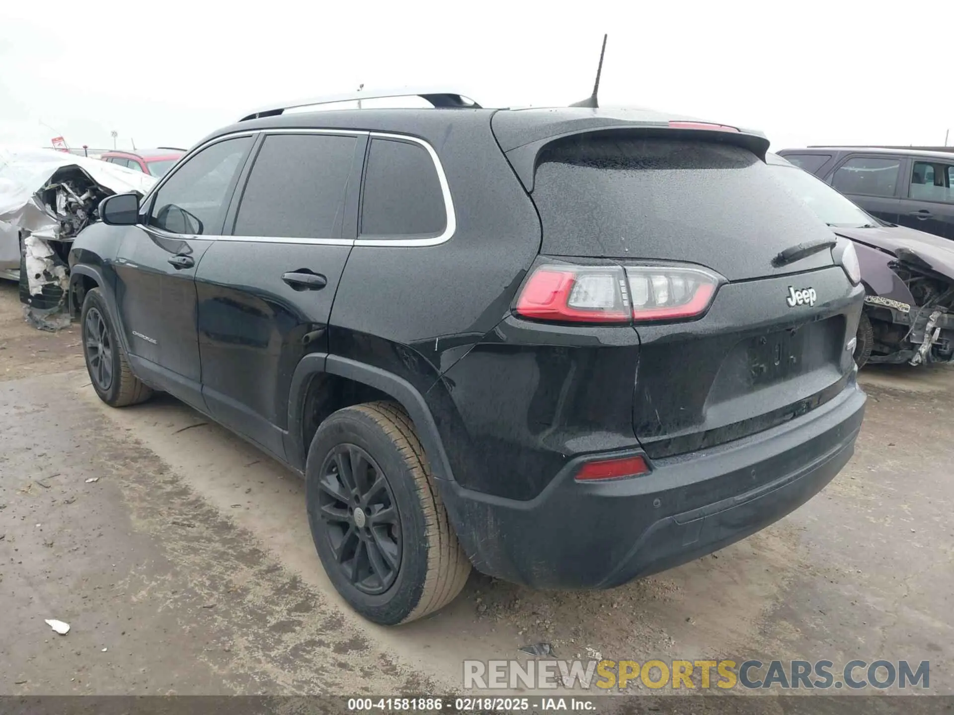 3 Photograph of a damaged car 1C4PJLLB7LD637670 JEEP CHEROKEE 2020