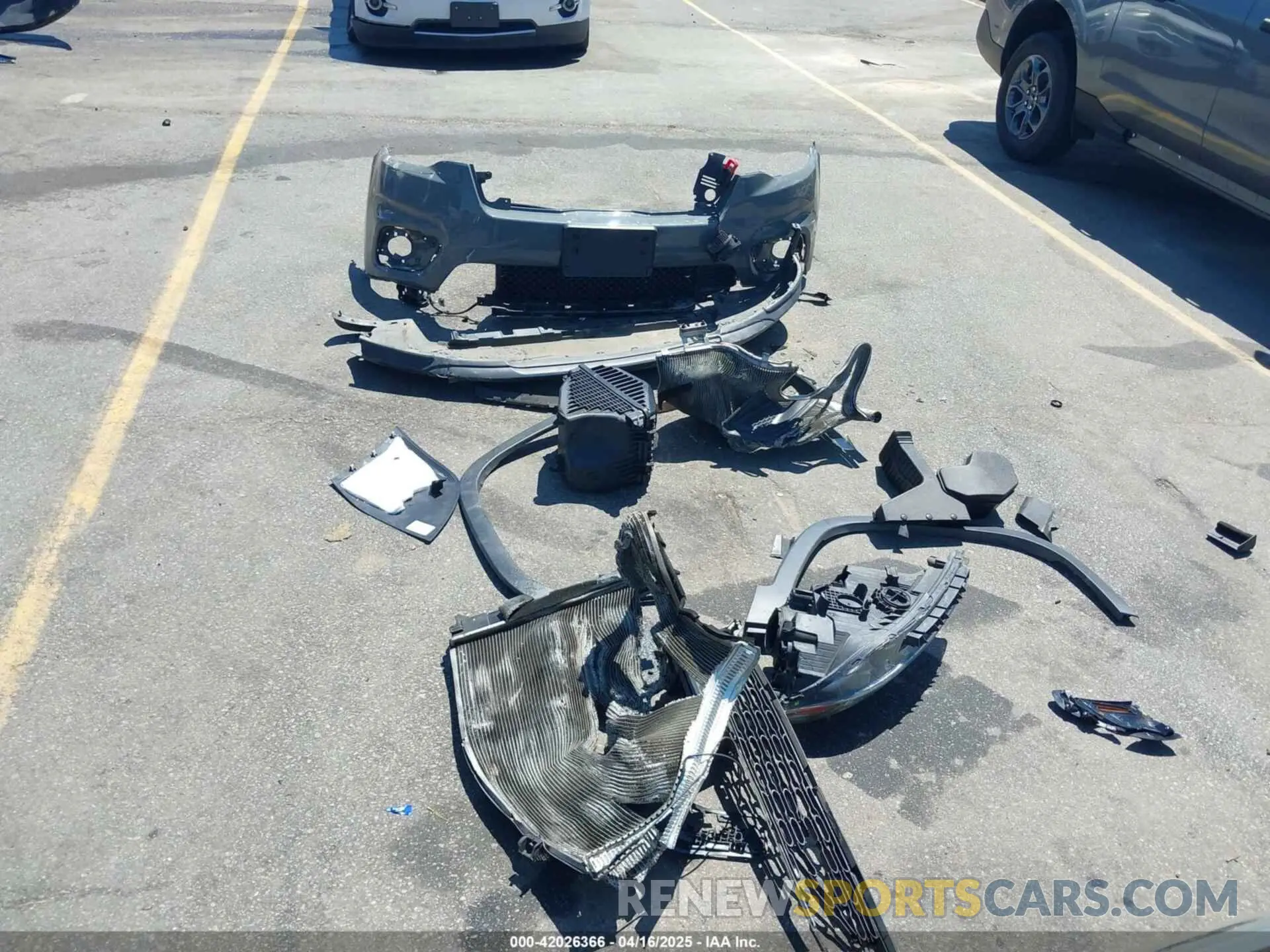 12 Photograph of a damaged car 1C4PJLLB8LD648936 JEEP CHEROKEE 2020