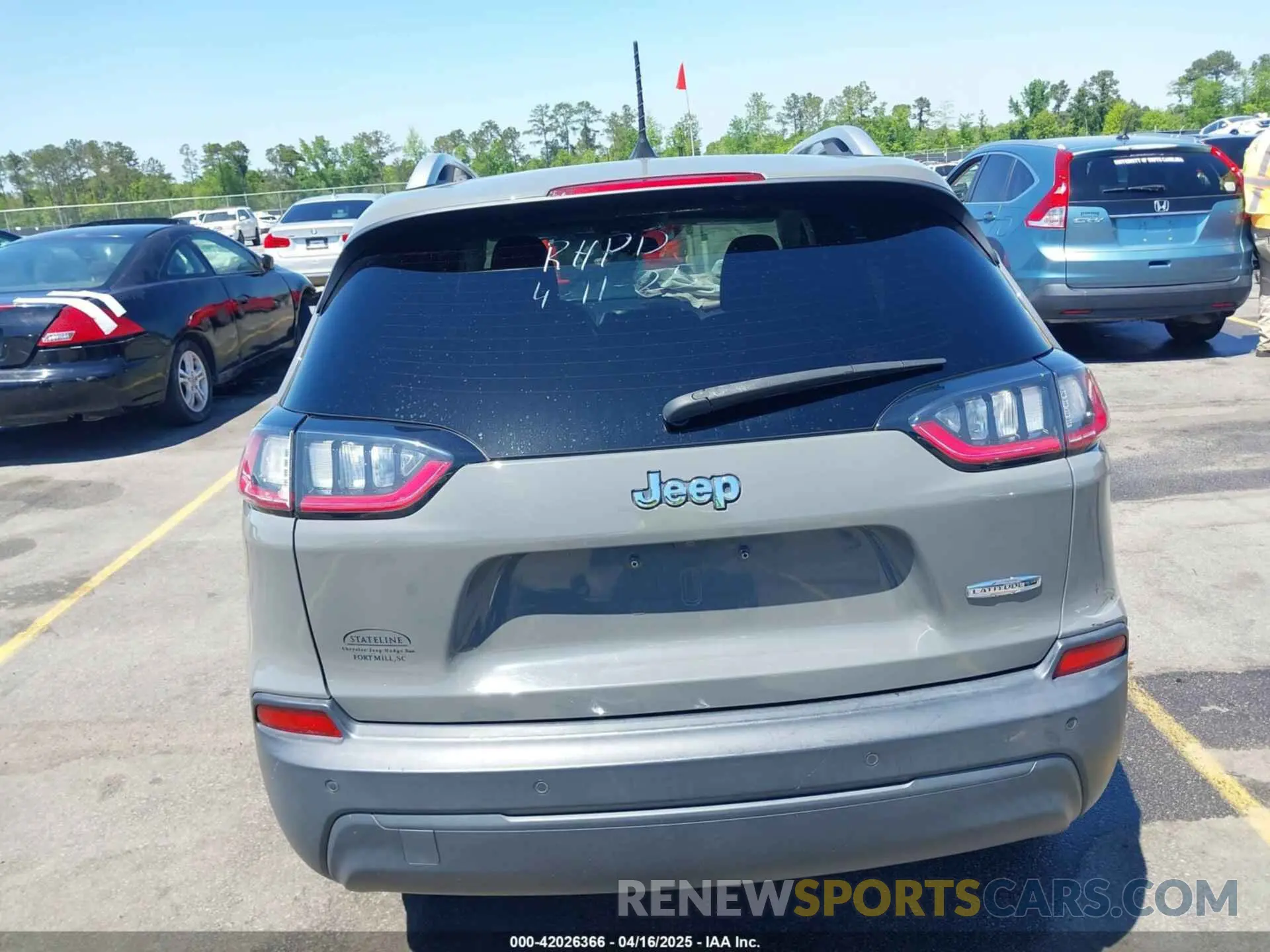 17 Photograph of a damaged car 1C4PJLLB8LD648936 JEEP CHEROKEE 2020