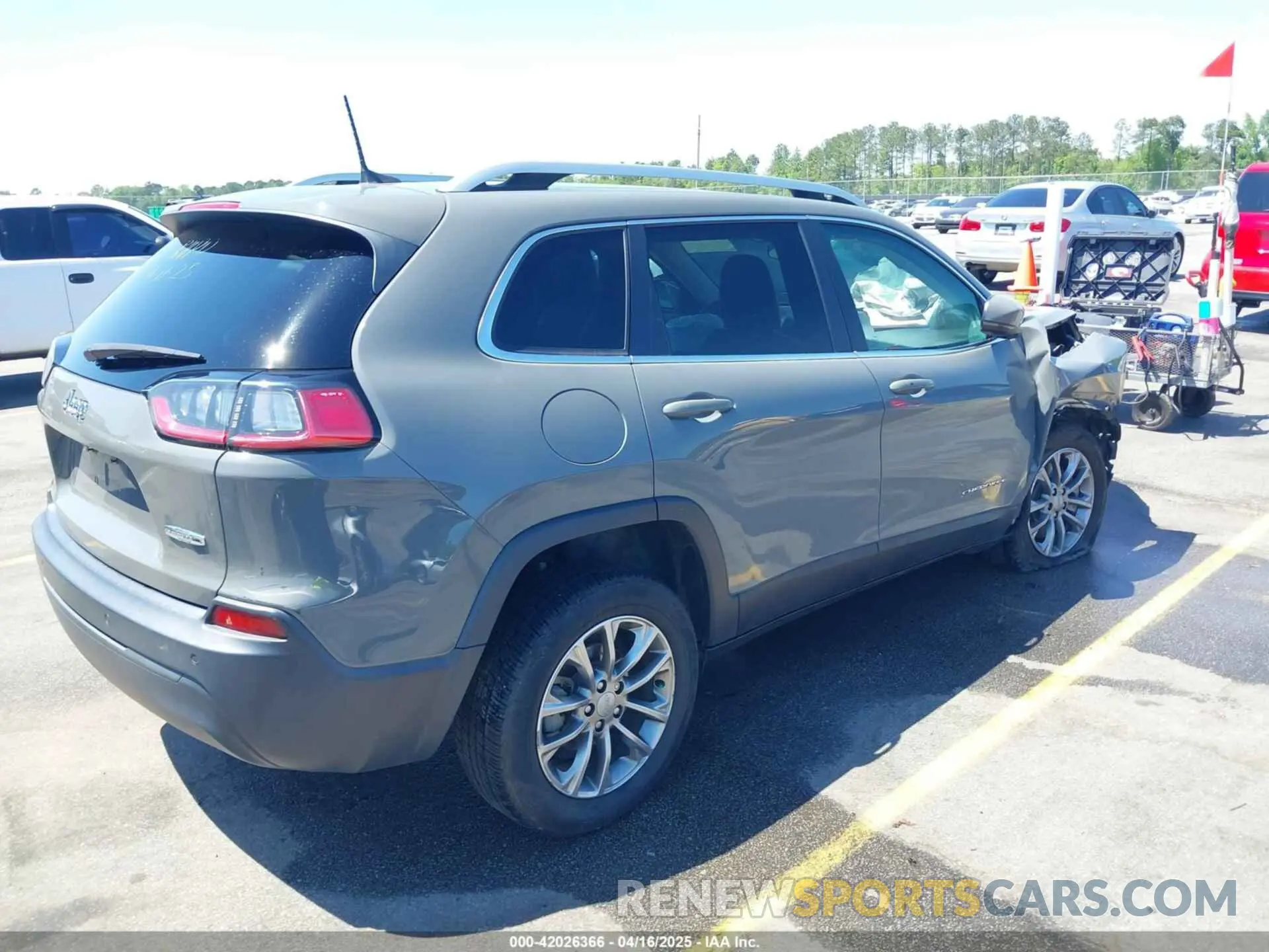 4 Photograph of a damaged car 1C4PJLLB8LD648936 JEEP CHEROKEE 2020