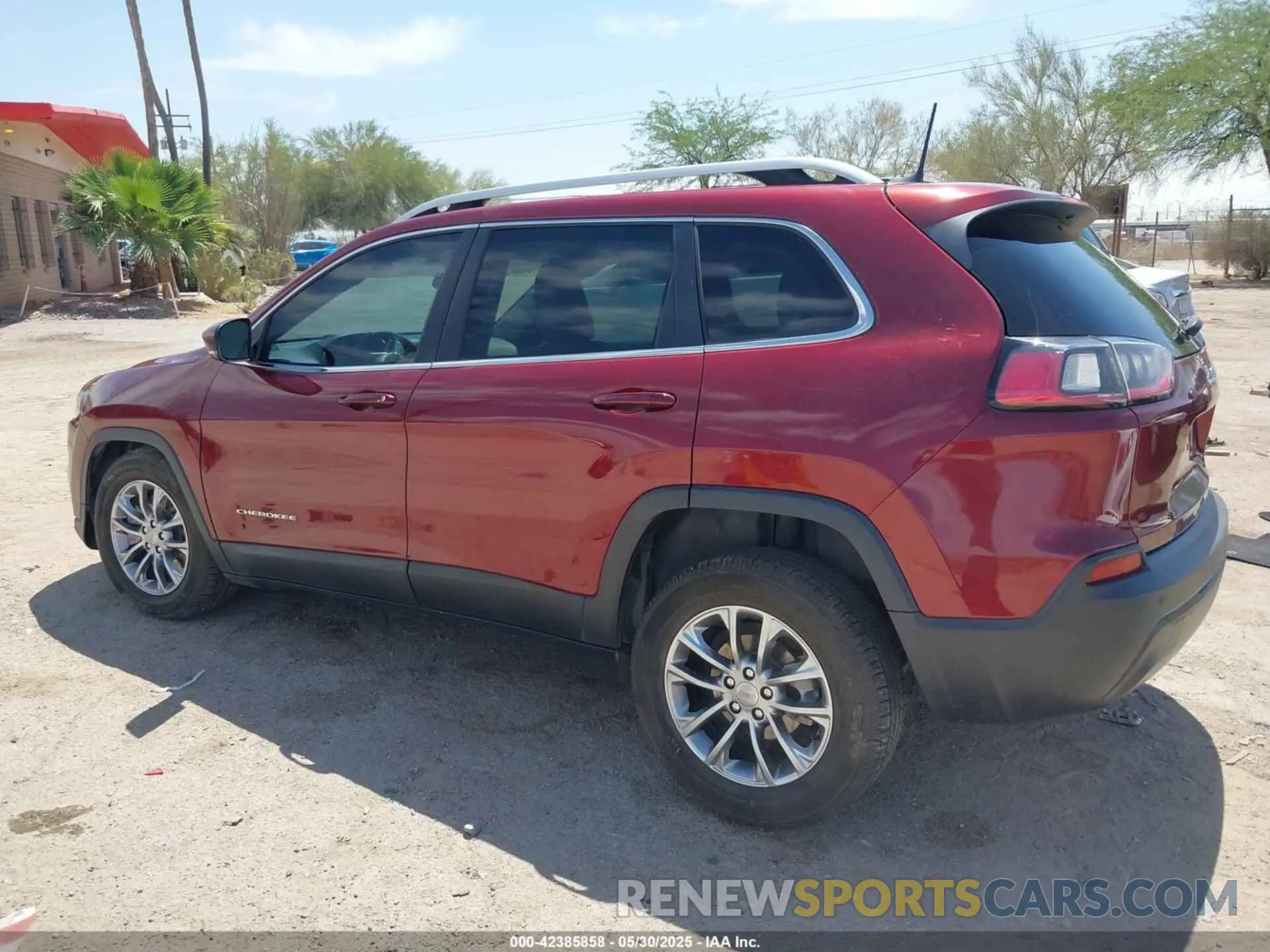14 Photograph of a damaged car 1C4PJLLB9LD585829 JEEP CHEROKEE 2020