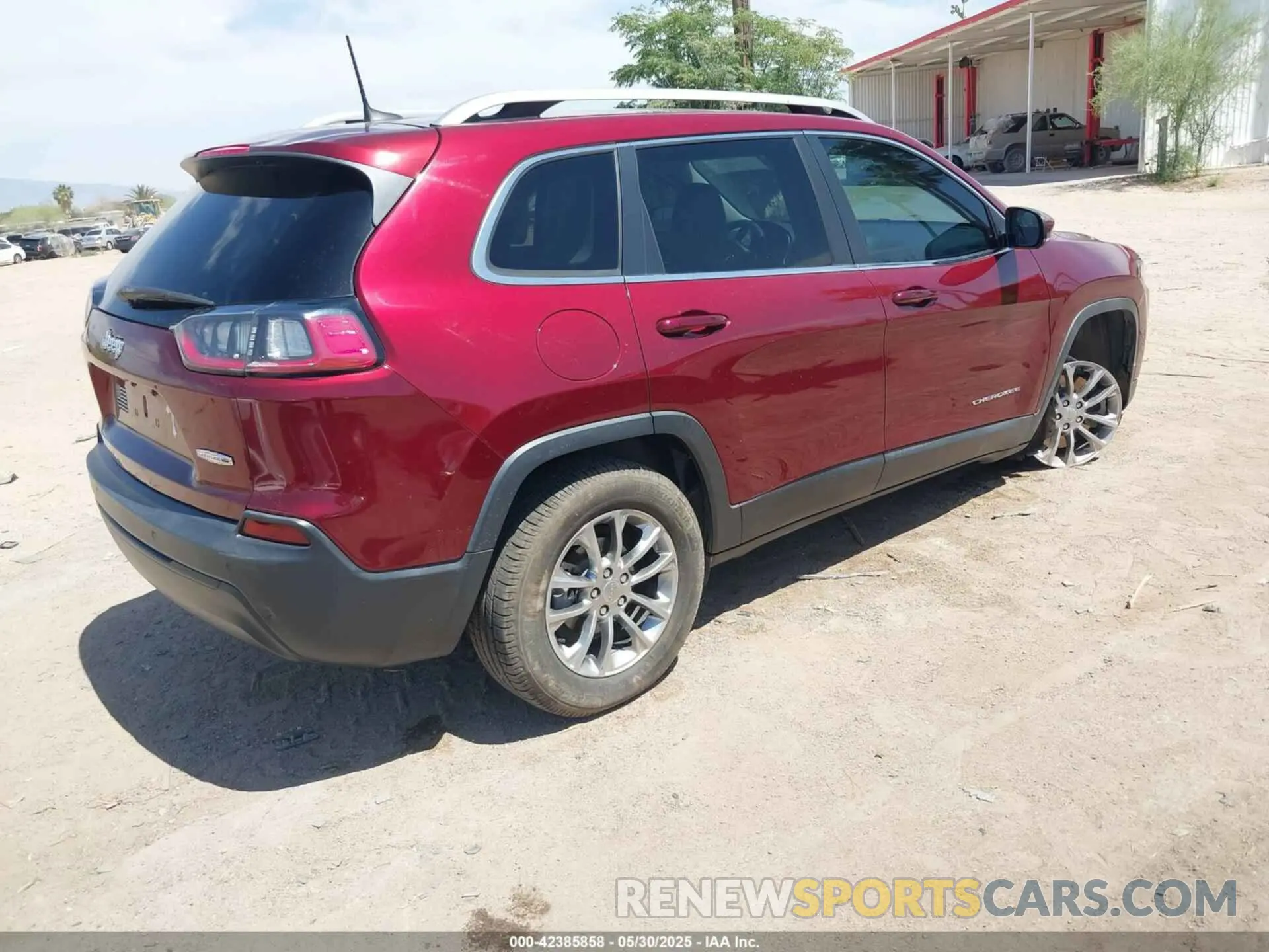 4 Photograph of a damaged car 1C4PJLLB9LD585829 JEEP CHEROKEE 2020