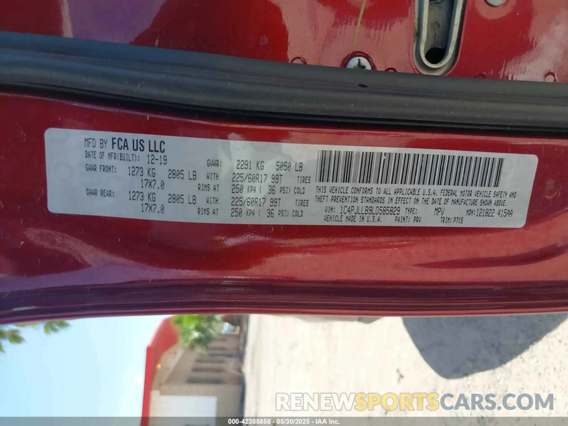 9 Photograph of a damaged car 1C4PJLLB9LD585829 JEEP CHEROKEE 2020