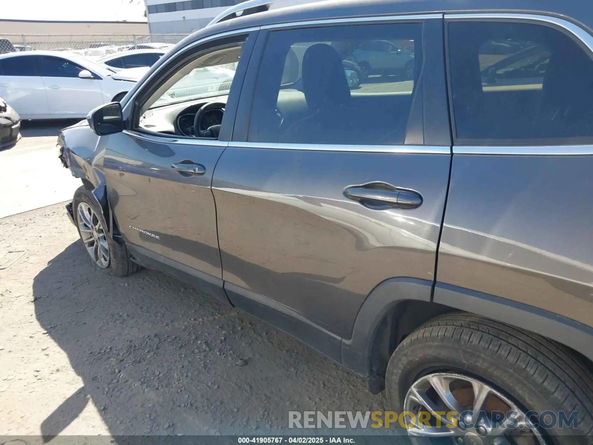 14 Photograph of a damaged car 1C4PJLLB9LD605920 JEEP CHEROKEE 2020