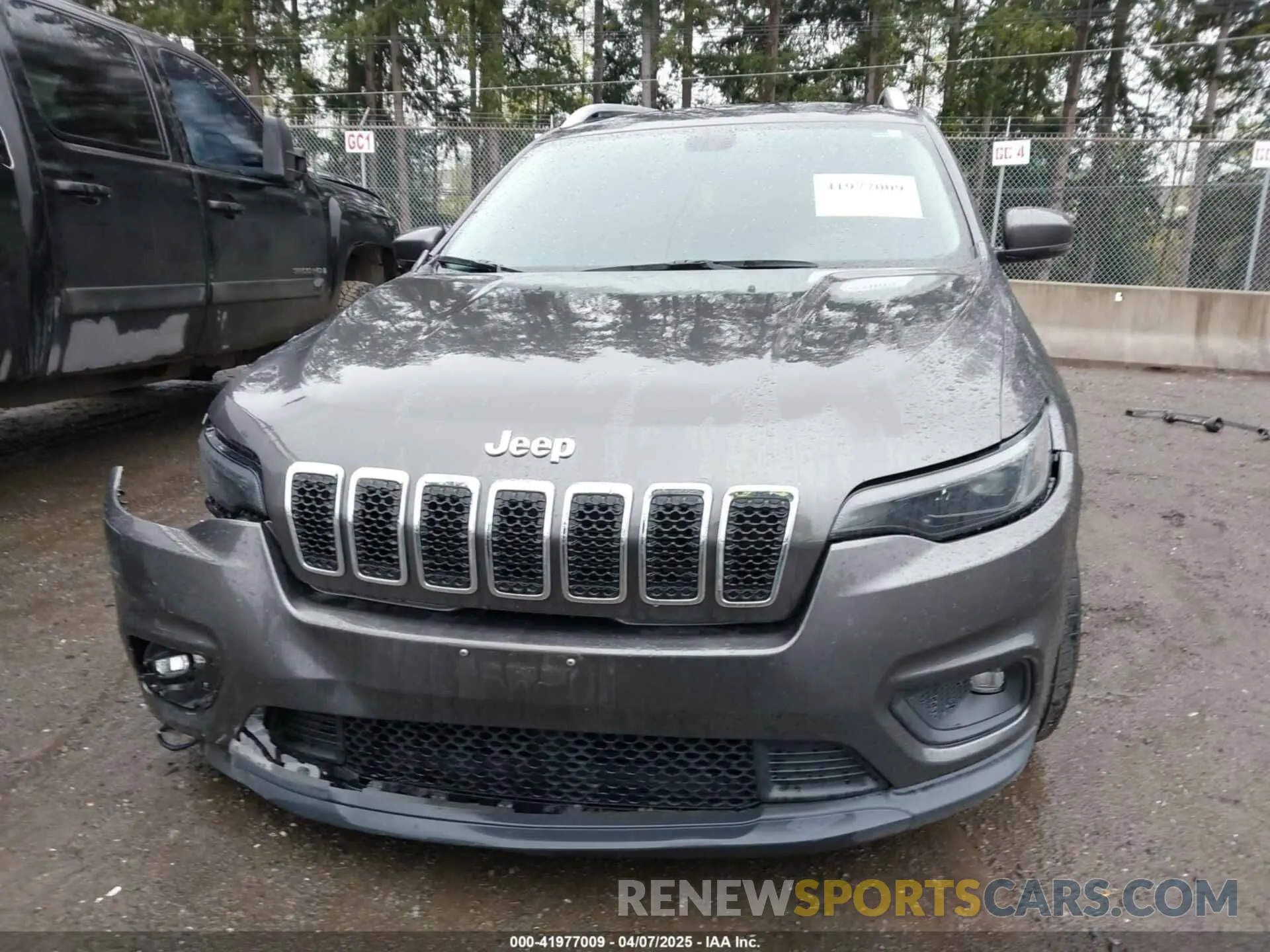 13 Photograph of a damaged car 1C4PJLLB9LD657063 JEEP CHEROKEE 2020