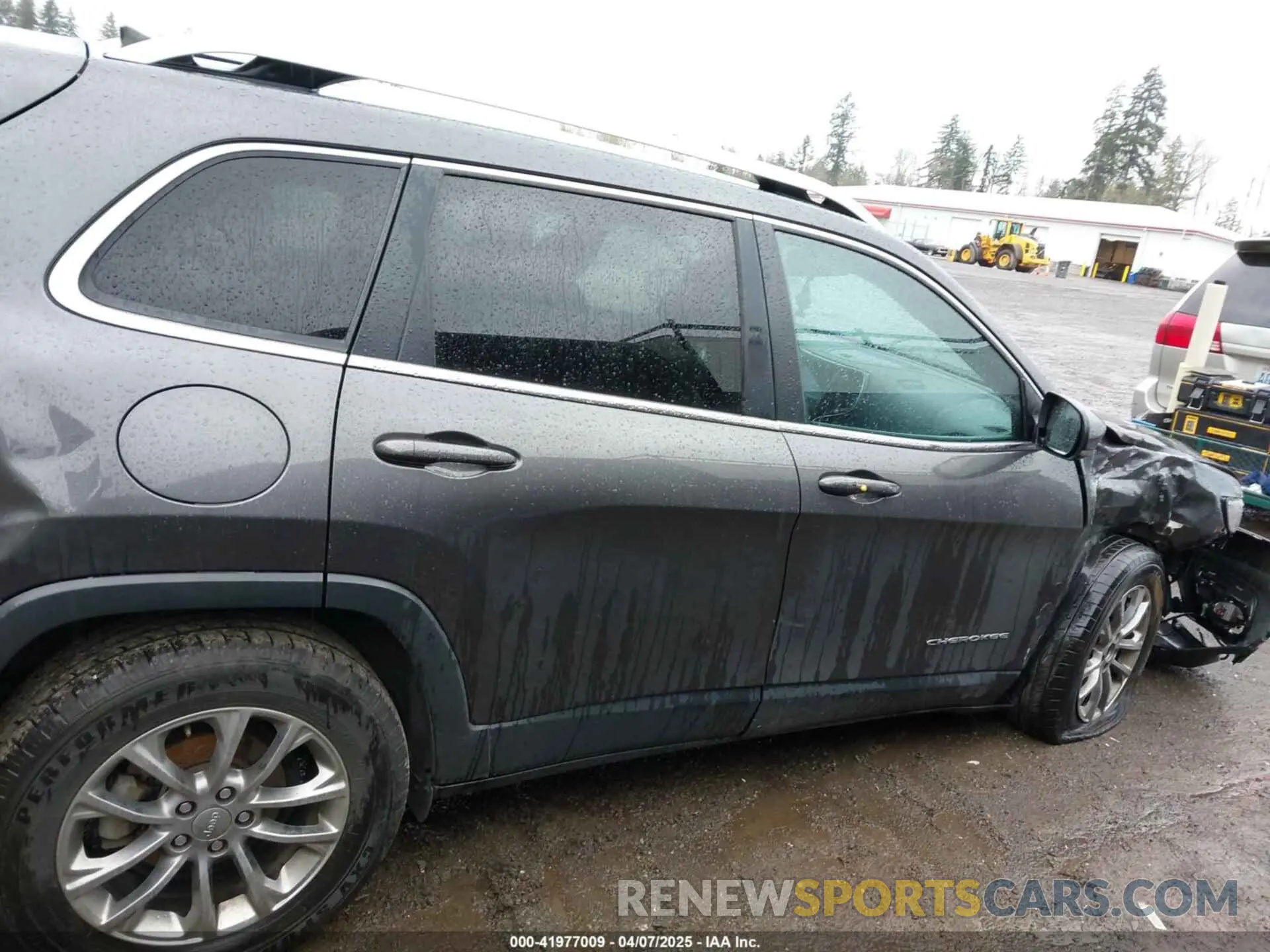14 Photograph of a damaged car 1C4PJLLB9LD657063 JEEP CHEROKEE 2020