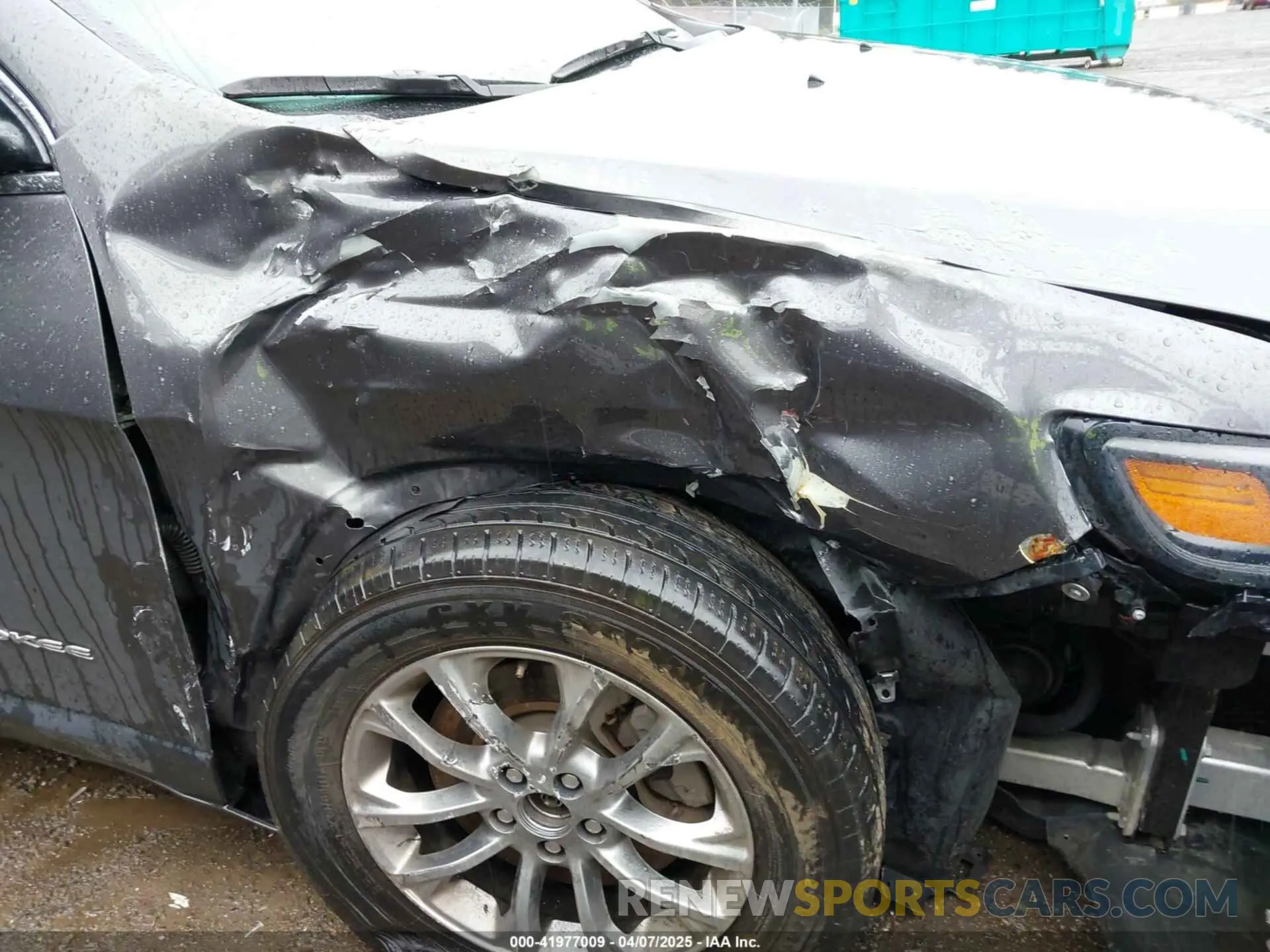 6 Photograph of a damaged car 1C4PJLLB9LD657063 JEEP CHEROKEE 2020