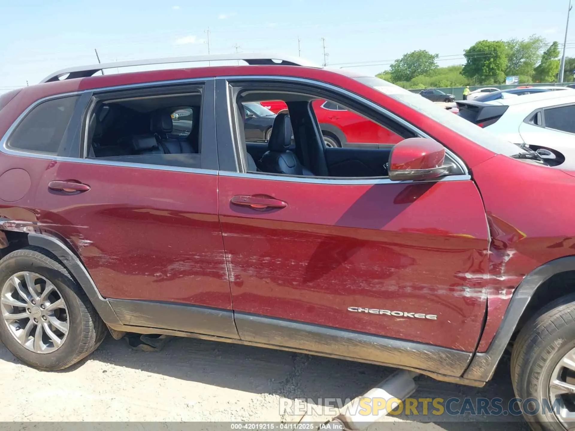 13 Photograph of a damaged car 1C4PJLLBXLD547610 JEEP CHEROKEE 2020