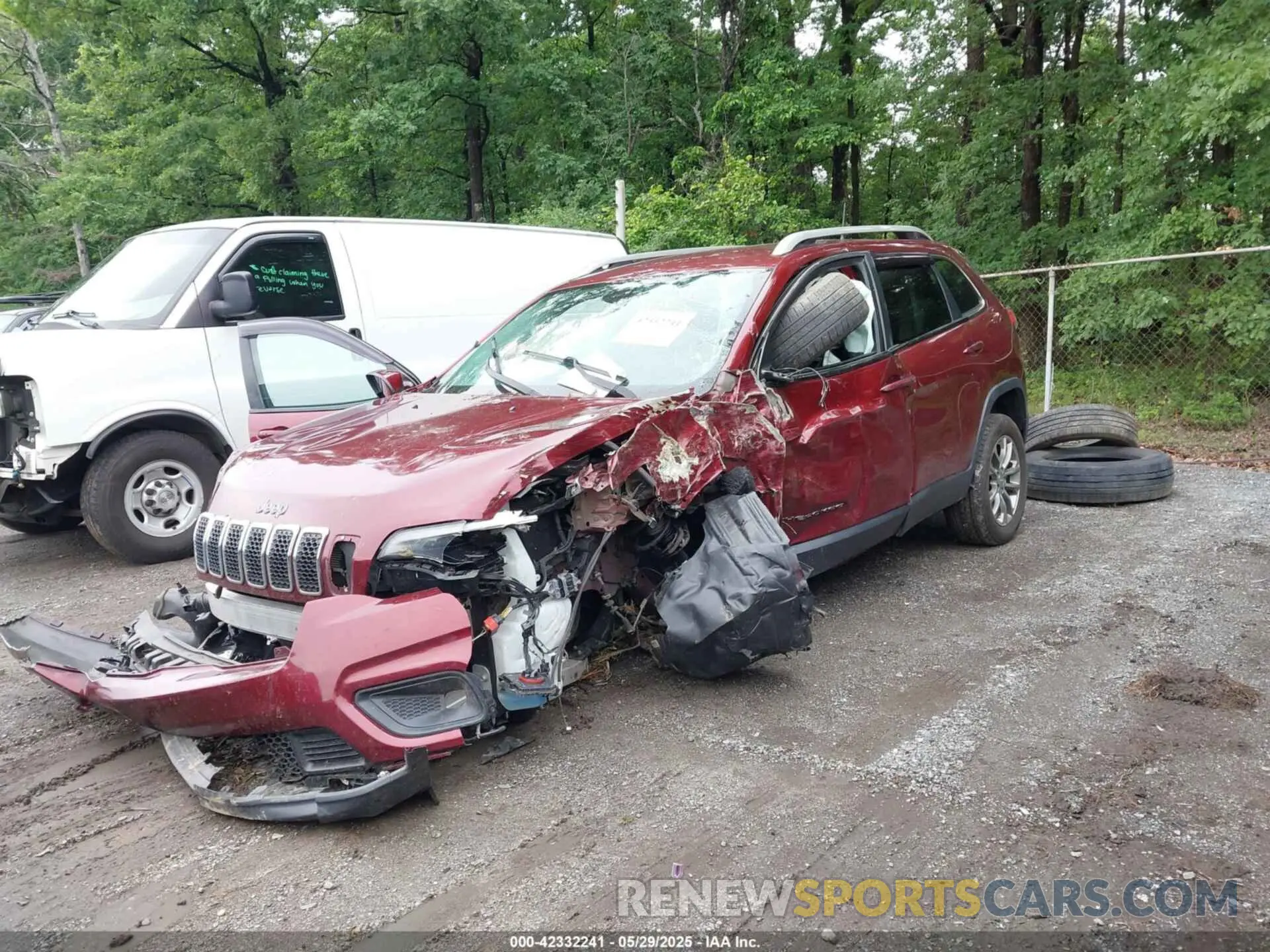 2 Photograph of a damaged car 1C4PJLLX1LD522039 JEEP CHEROKEE 2020