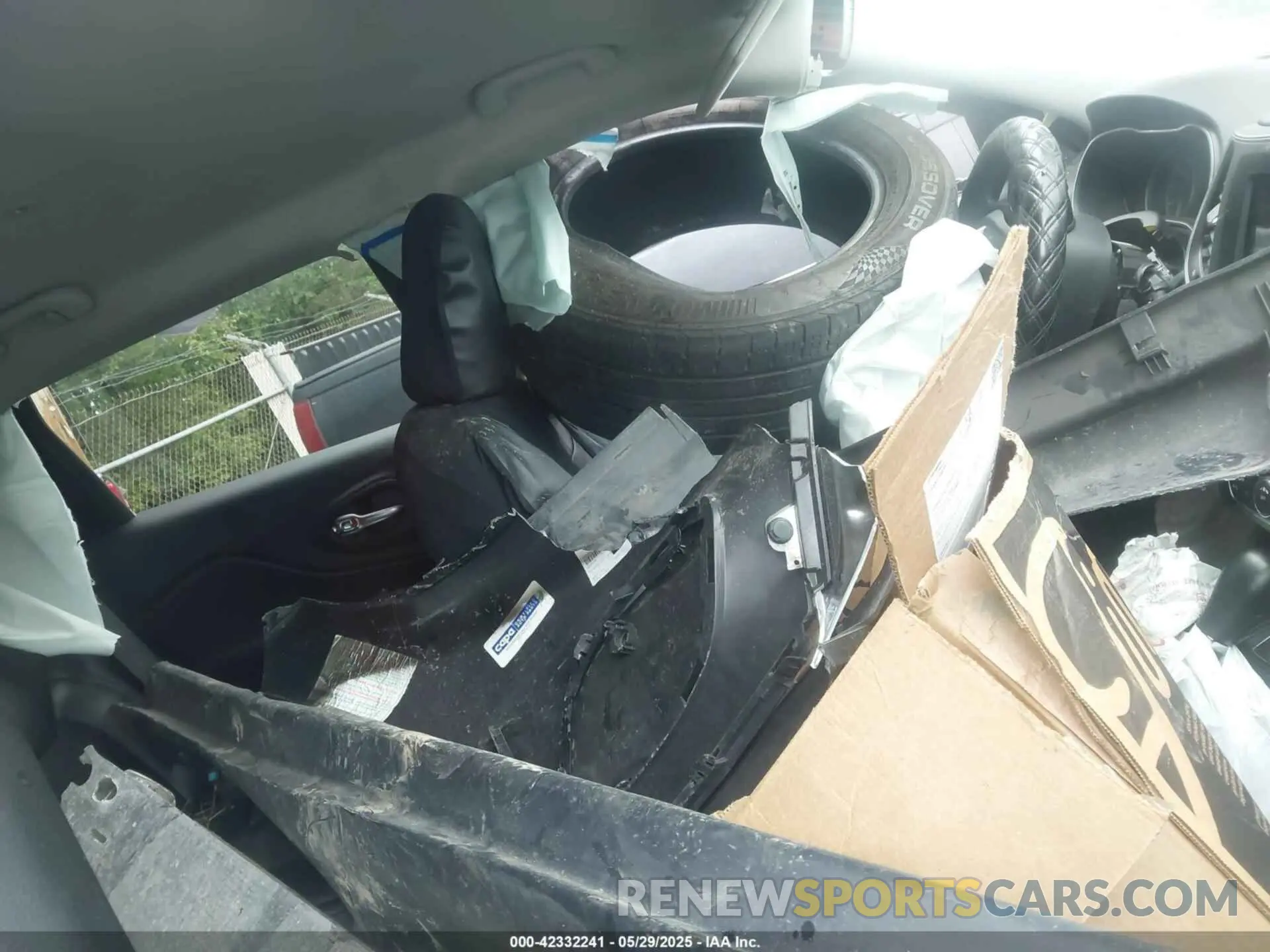 5 Photograph of a damaged car 1C4PJLLX1LD522039 JEEP CHEROKEE 2020