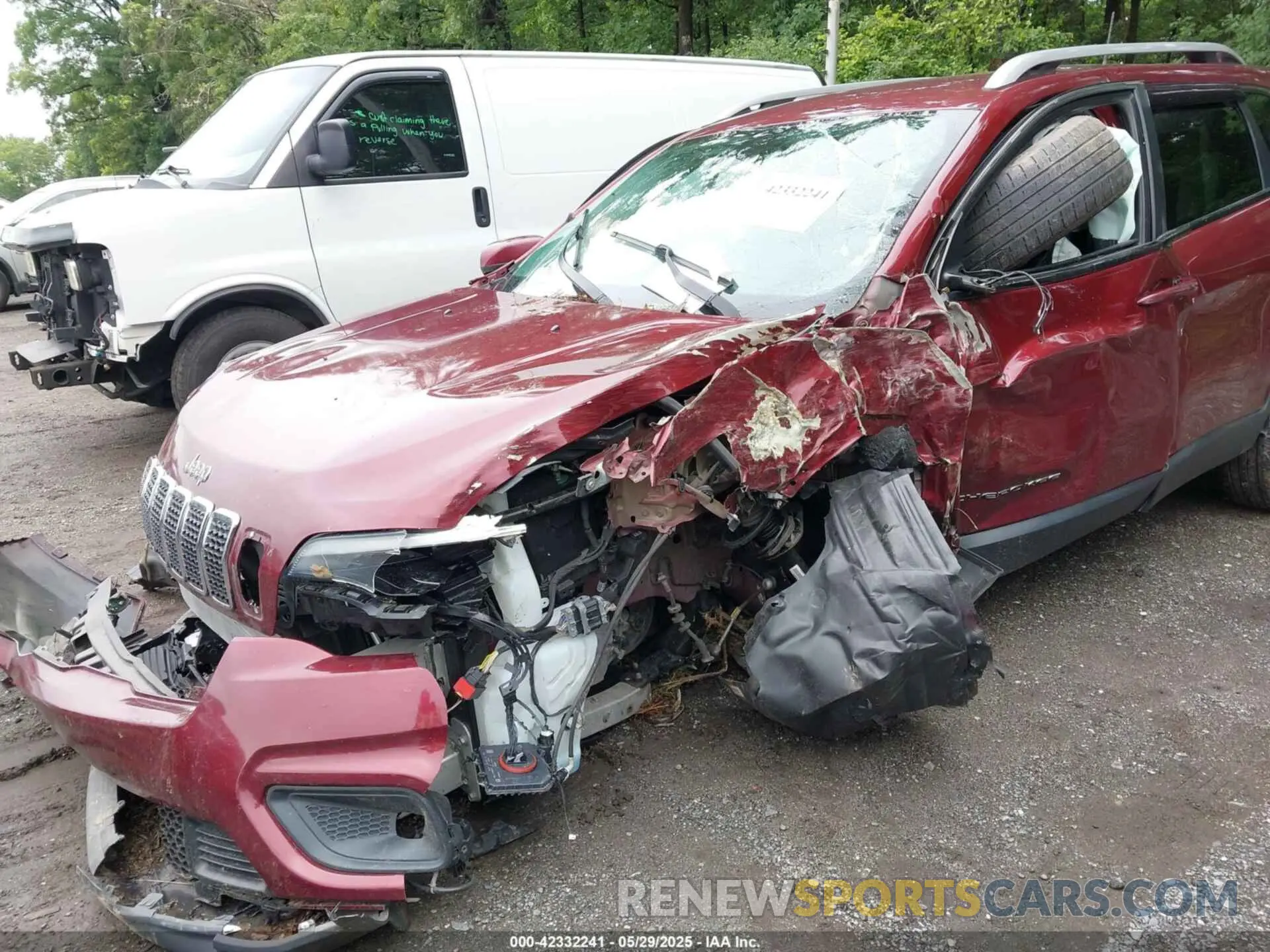 6 Photograph of a damaged car 1C4PJLLX1LD522039 JEEP CHEROKEE 2020