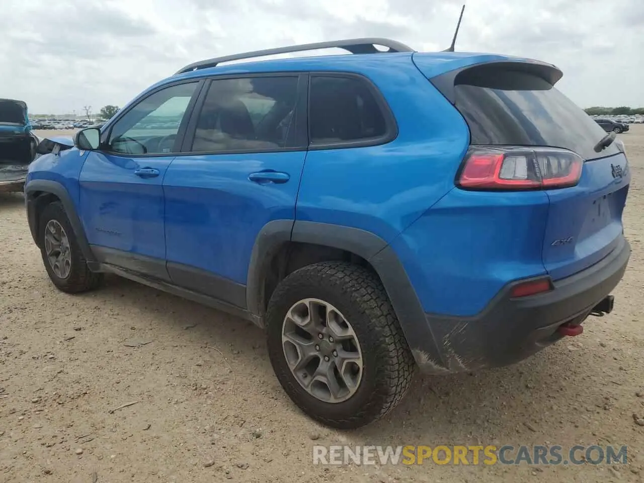 2 Photograph of a damaged car 1C4PJMBN0LD633011 JEEP CHEROKEE 2020