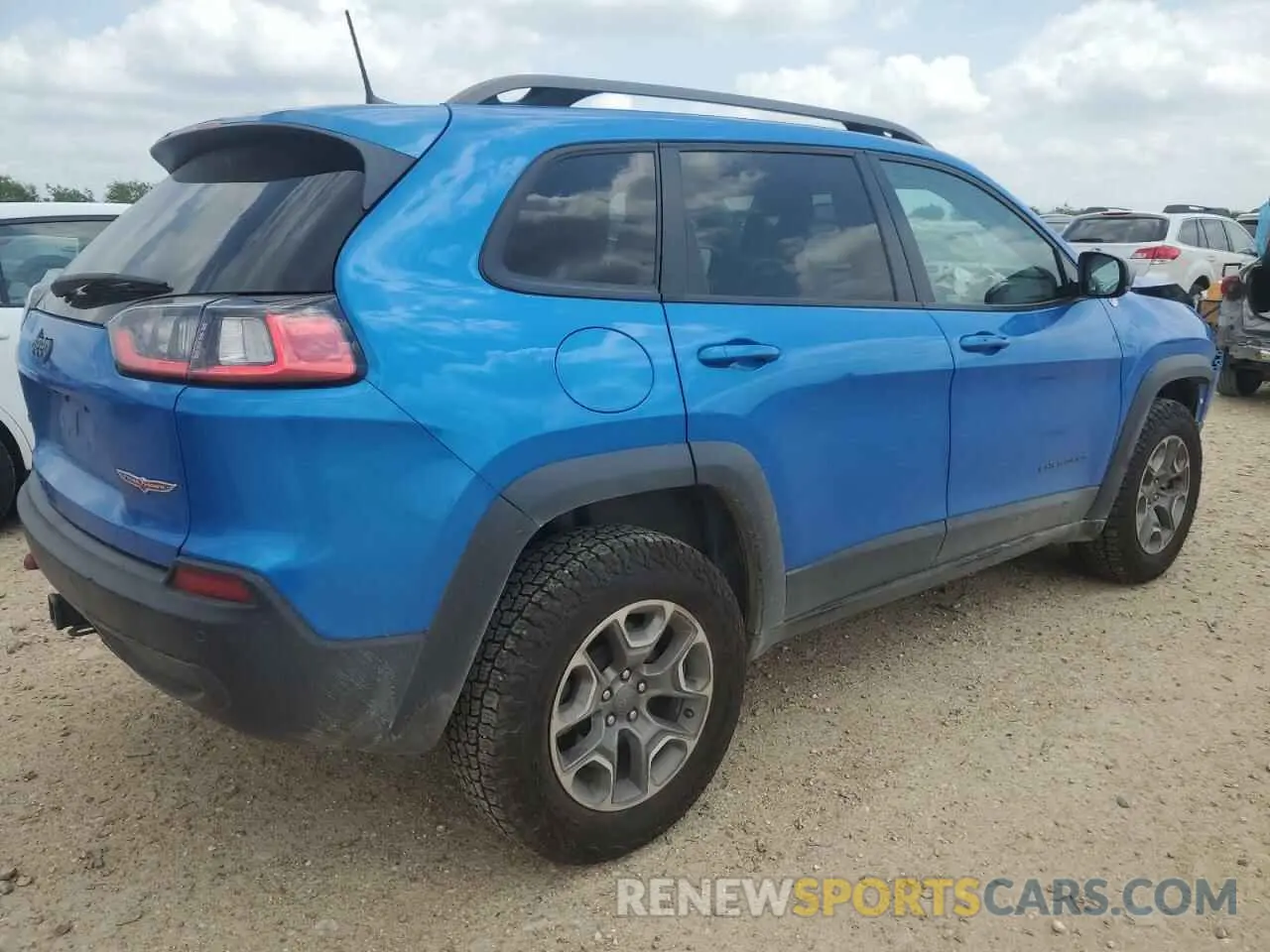 3 Photograph of a damaged car 1C4PJMBN0LD633011 JEEP CHEROKEE 2020