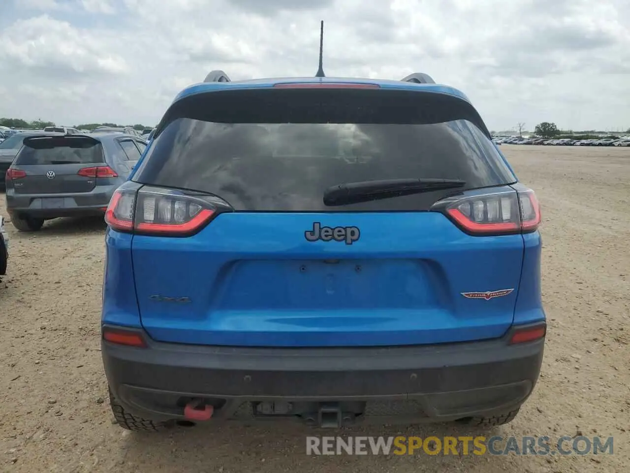 6 Photograph of a damaged car 1C4PJMBN0LD633011 JEEP CHEROKEE 2020