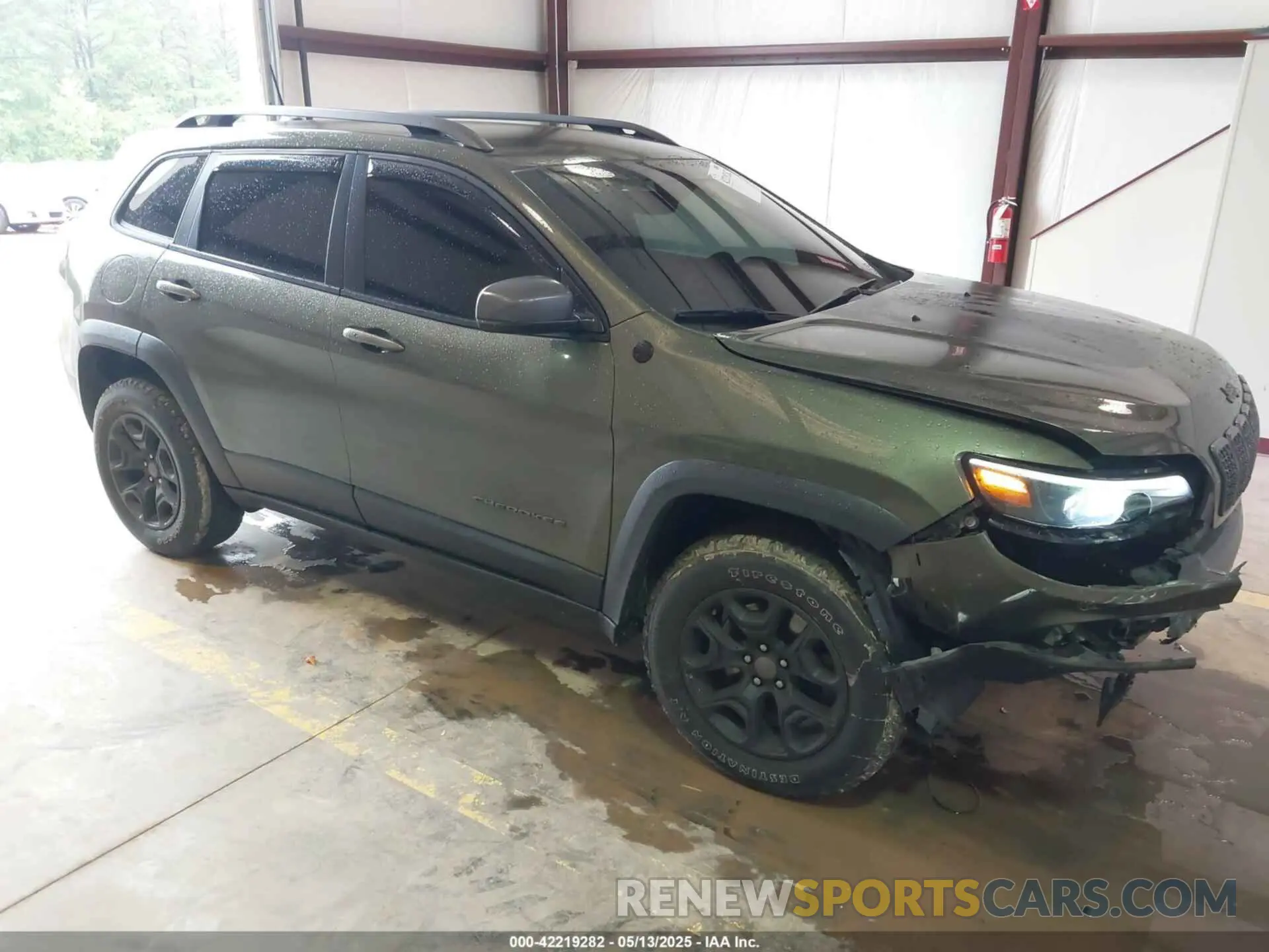 1 Photograph of a damaged car 1C4PJMBN2LD538076 JEEP CHEROKEE 2020