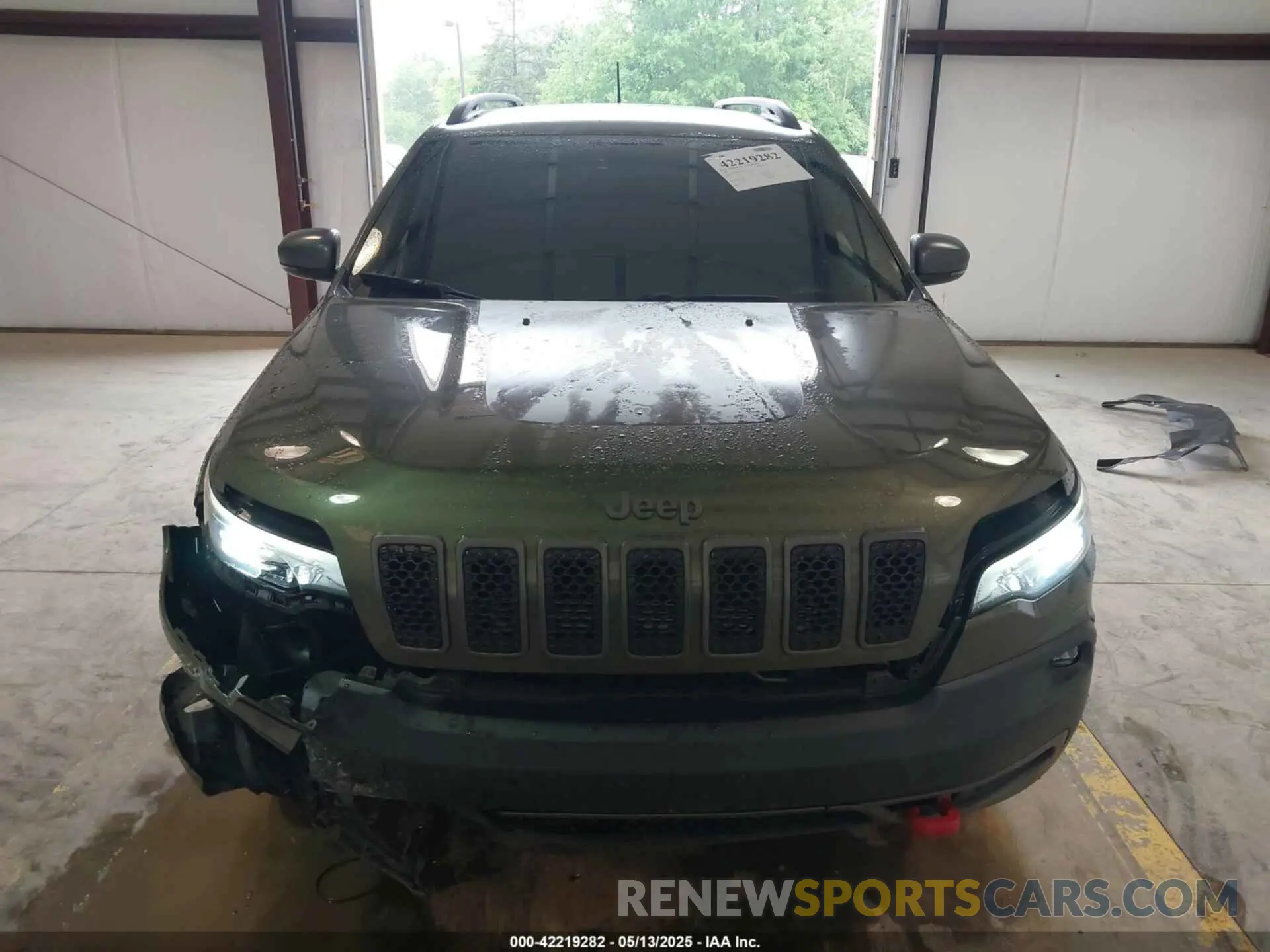 12 Photograph of a damaged car 1C4PJMBN2LD538076 JEEP CHEROKEE 2020