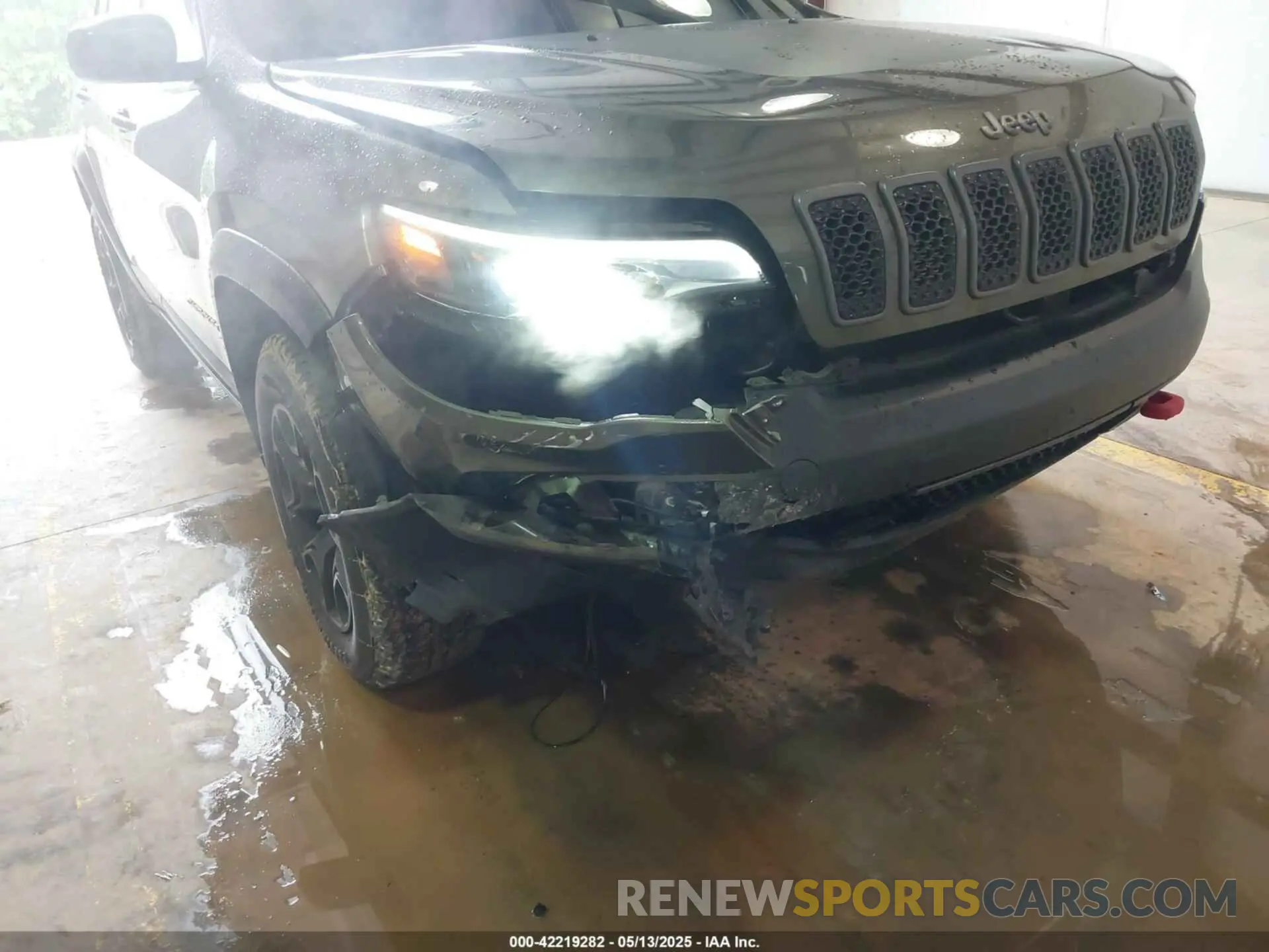 6 Photograph of a damaged car 1C4PJMBN2LD538076 JEEP CHEROKEE 2020