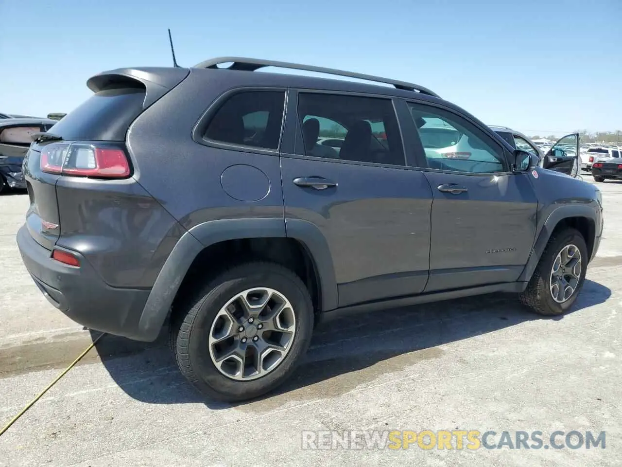 3 Photograph of a damaged car 1C4PJMBN4LD546969 JEEP CHEROKEE 2020