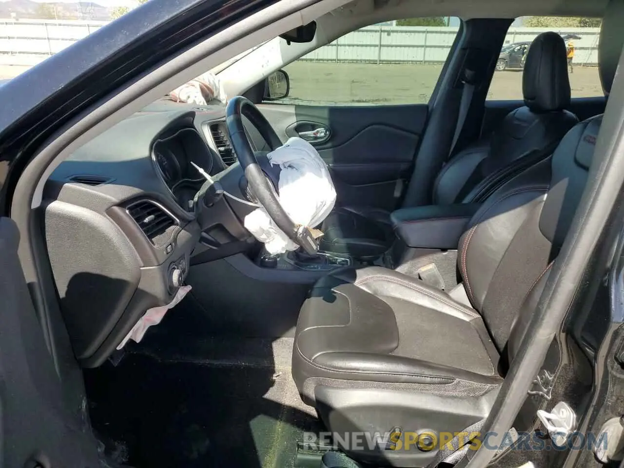 7 Photograph of a damaged car 1C4PJMBN8LD607854 JEEP CHEROKEE 2020
