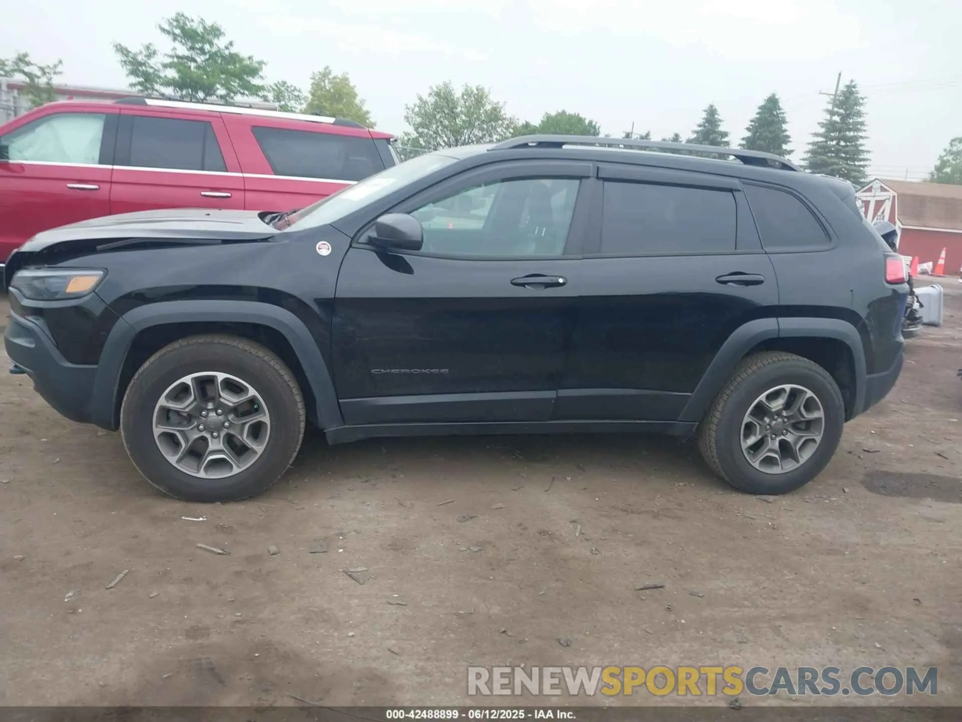 14 Photograph of a damaged car 1C4PJMBX0LD591845 JEEP CHEROKEE 2020