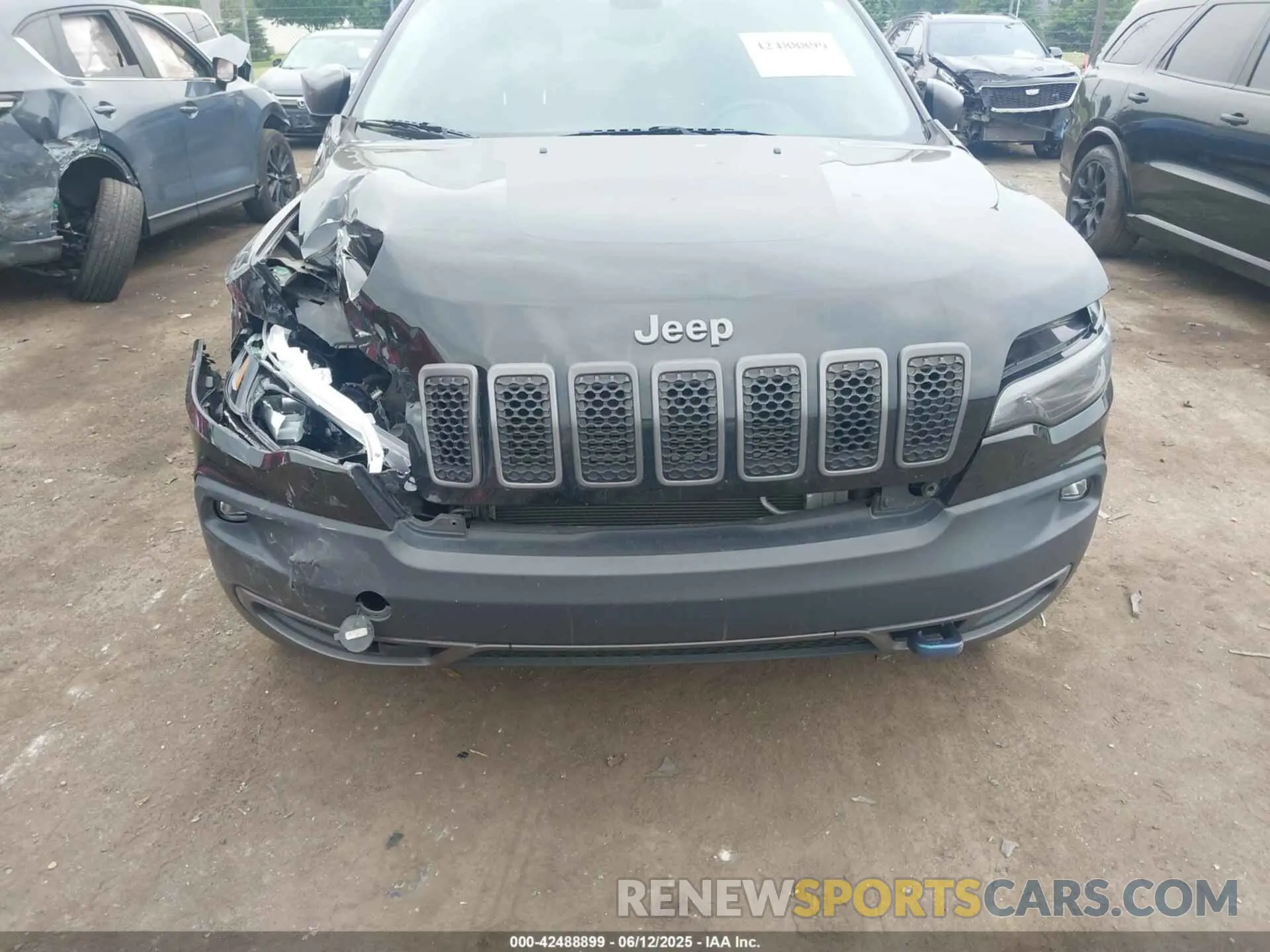 6 Photograph of a damaged car 1C4PJMBX0LD591845 JEEP CHEROKEE 2020