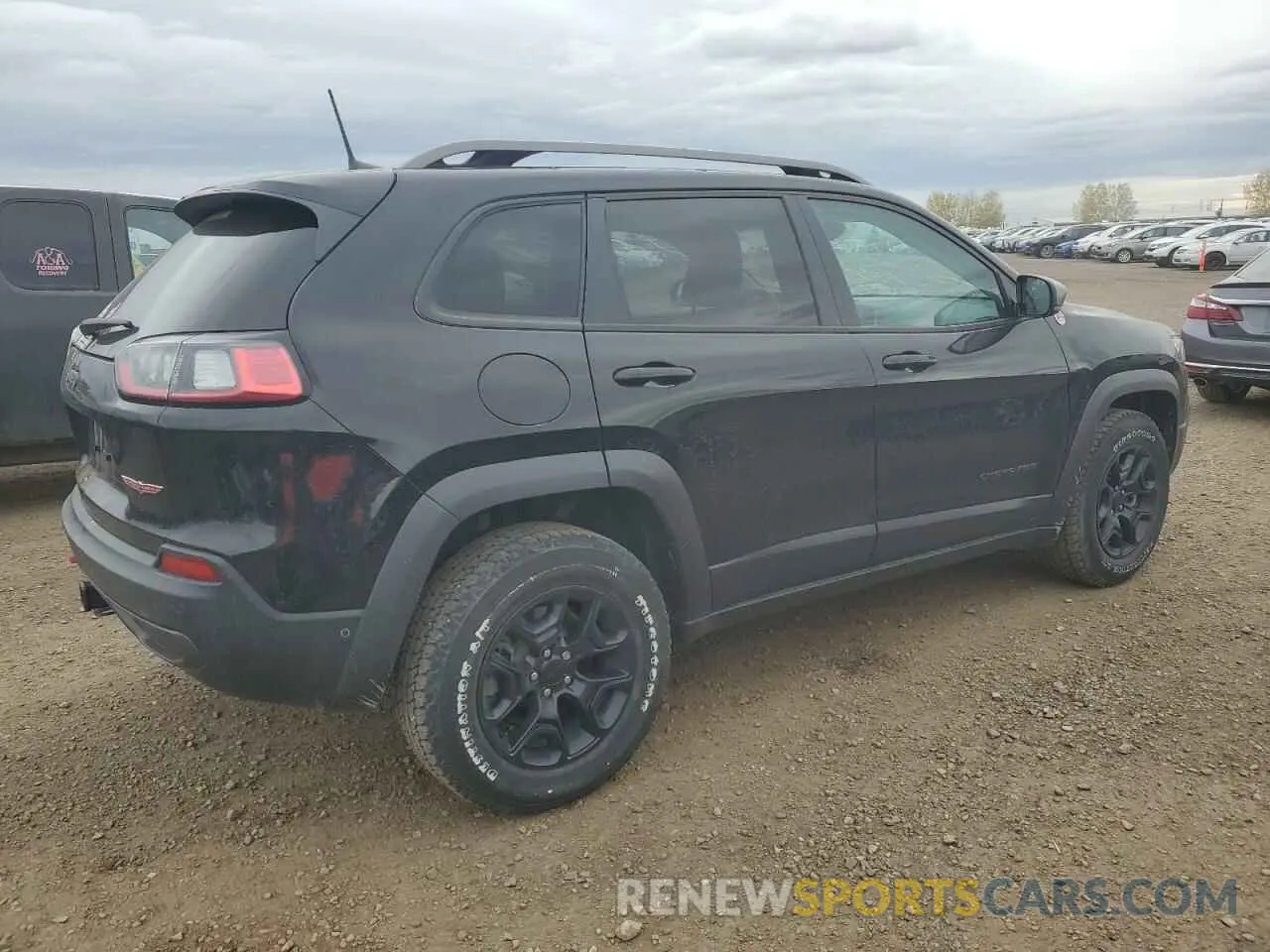 3 Photograph of a damaged car 1C4PJMBX0LD628022 JEEP CHEROKEE 2020