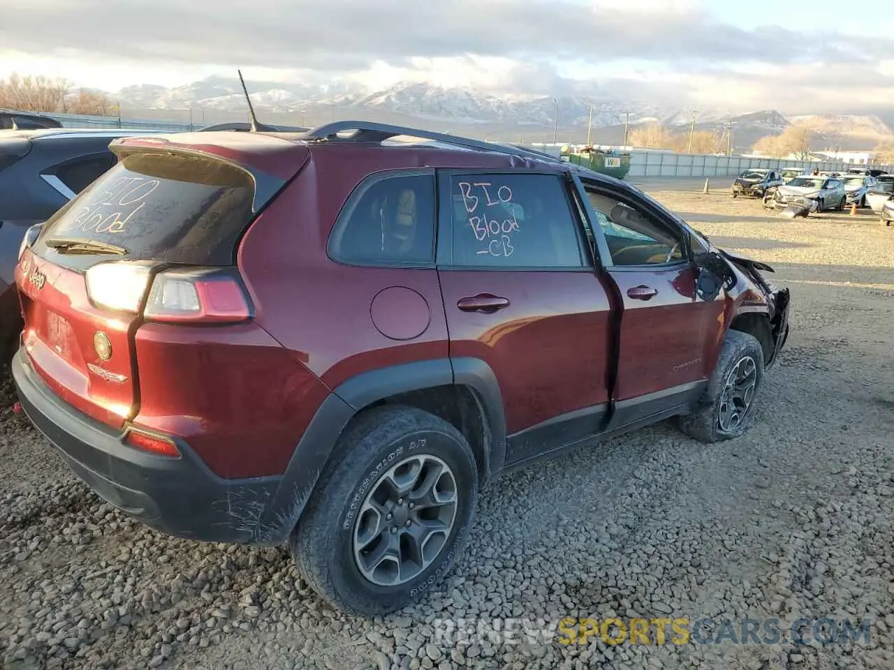 3 Photograph of a damaged car 1C4PJMBX1LD500971 JEEP CHEROKEE 2020