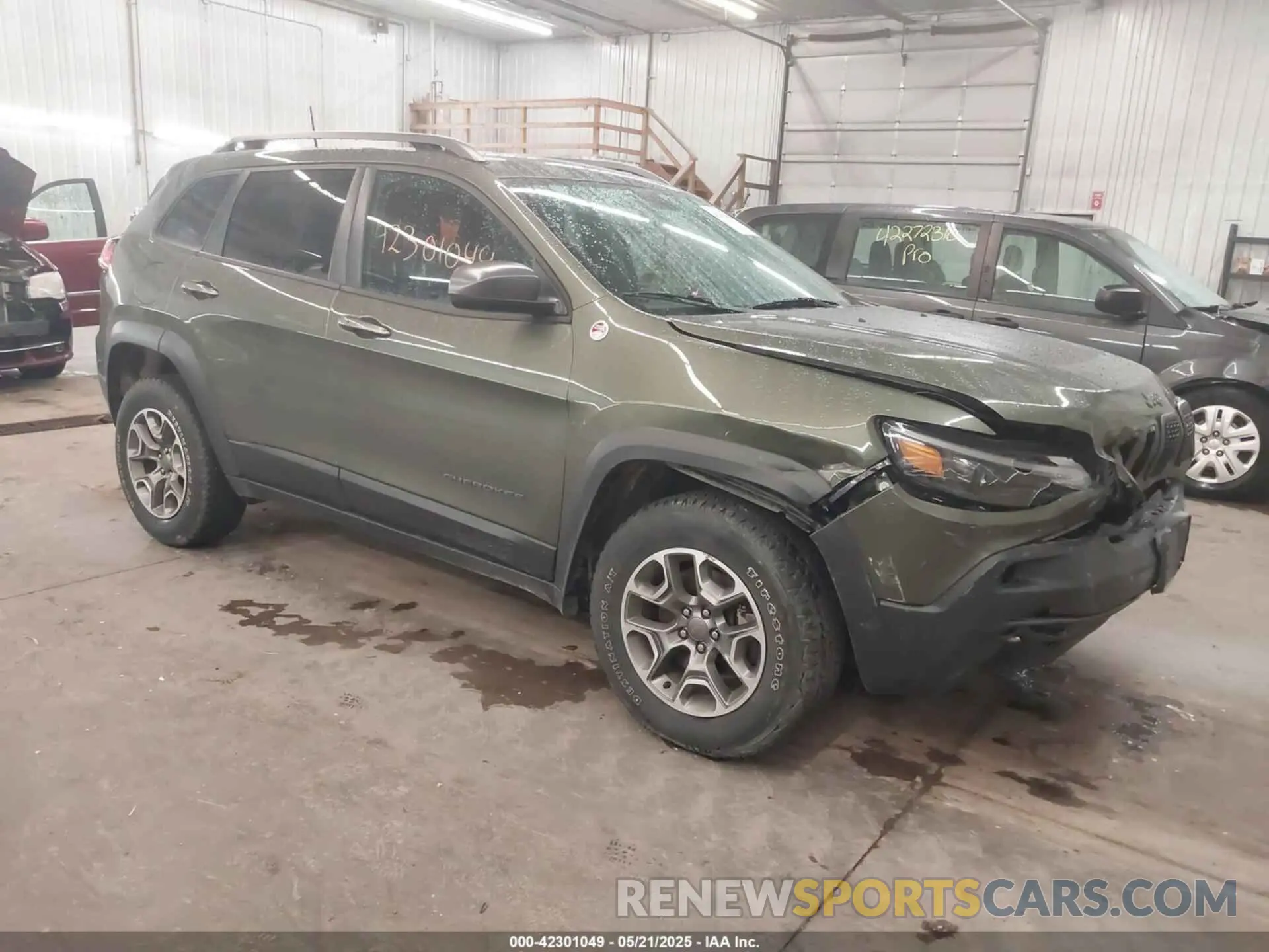 1 Photograph of a damaged car 1C4PJMBX1LD563925 JEEP CHEROKEE 2020