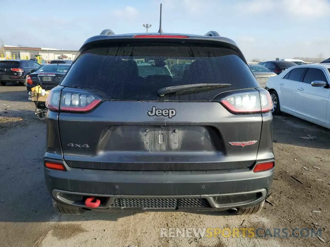 6 Photograph of a damaged car 1C4PJMBX1LD564864 JEEP CHEROKEE 2020