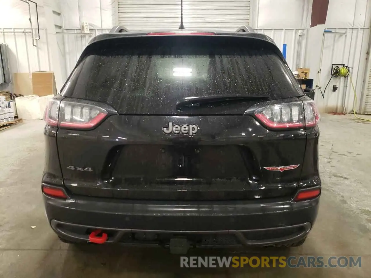 6 Photograph of a damaged car 1C4PJMBX1LD632984 JEEP CHEROKEE 2020