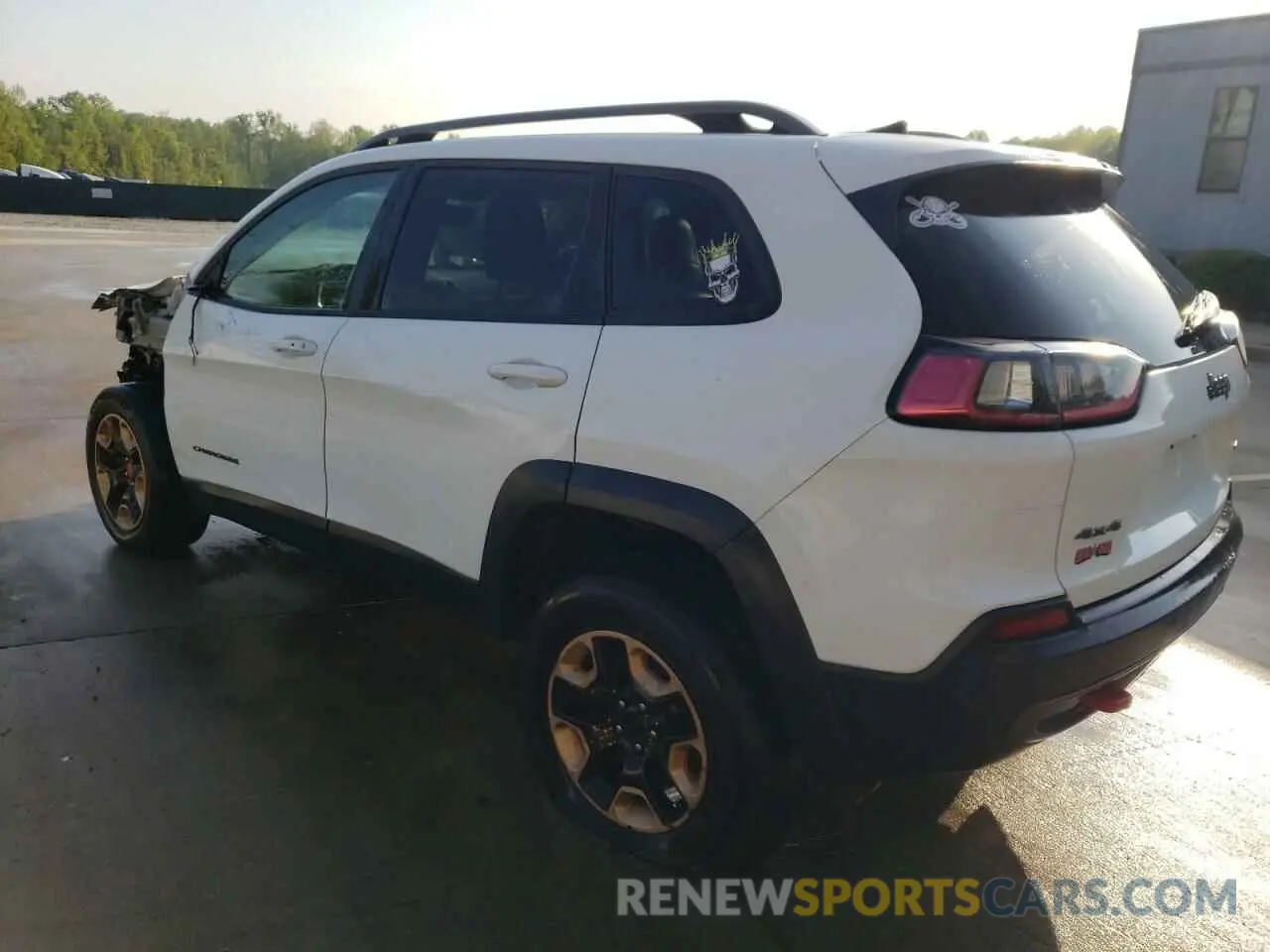 2 Photograph of a damaged car 1C4PJMBX2LD630645 JEEP CHEROKEE 2020