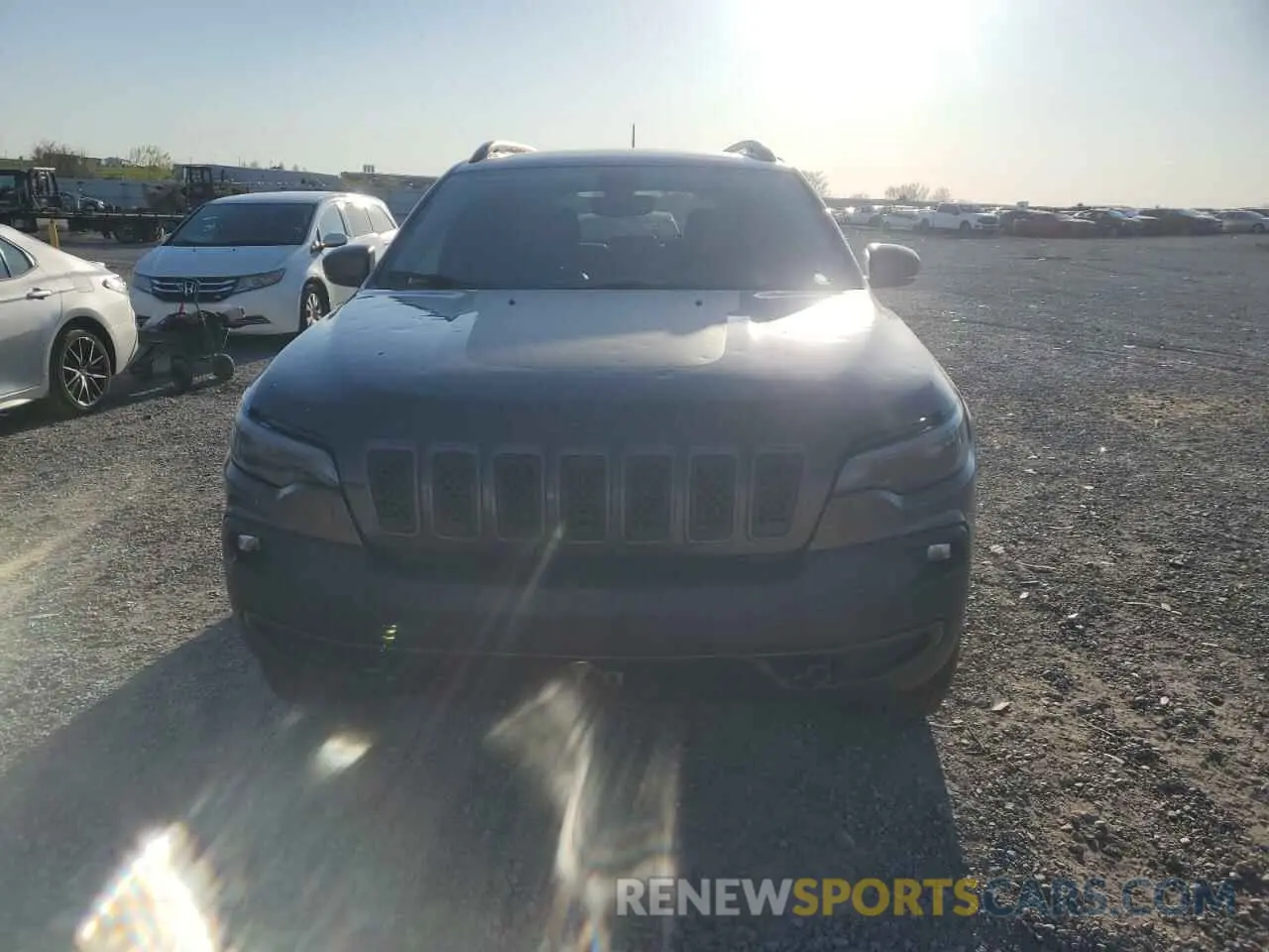 5 Photograph of a damaged car 1C4PJMBX3LD501071 JEEP CHEROKEE 2020