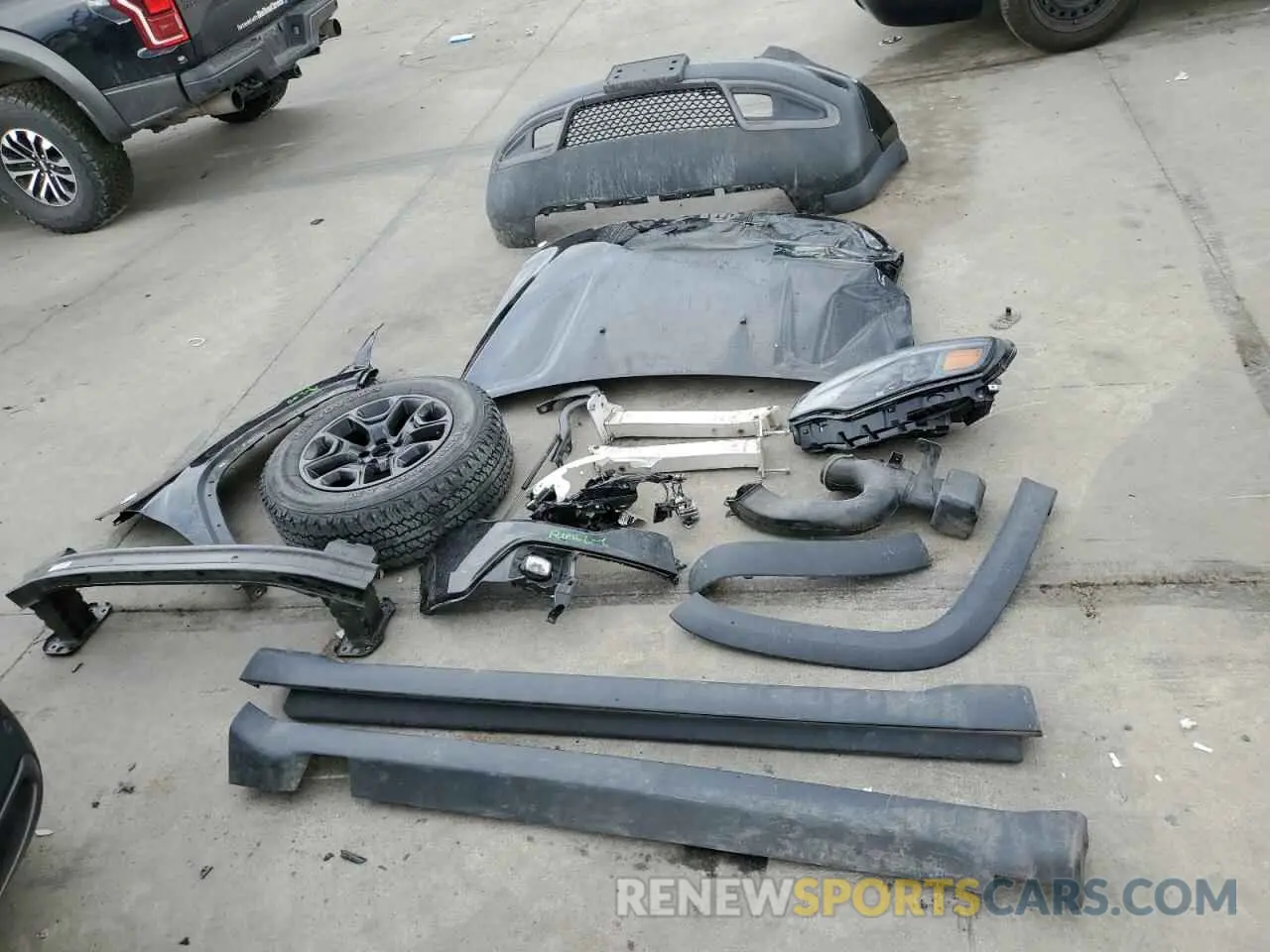 13 Photograph of a damaged car 1C4PJMBX4LD568343 JEEP CHEROKEE 2020