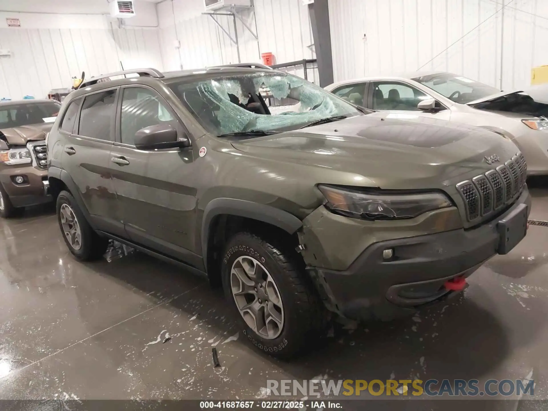 1 Photograph of a damaged car 1C4PJMBX4LD588401 JEEP CHEROKEE 2020