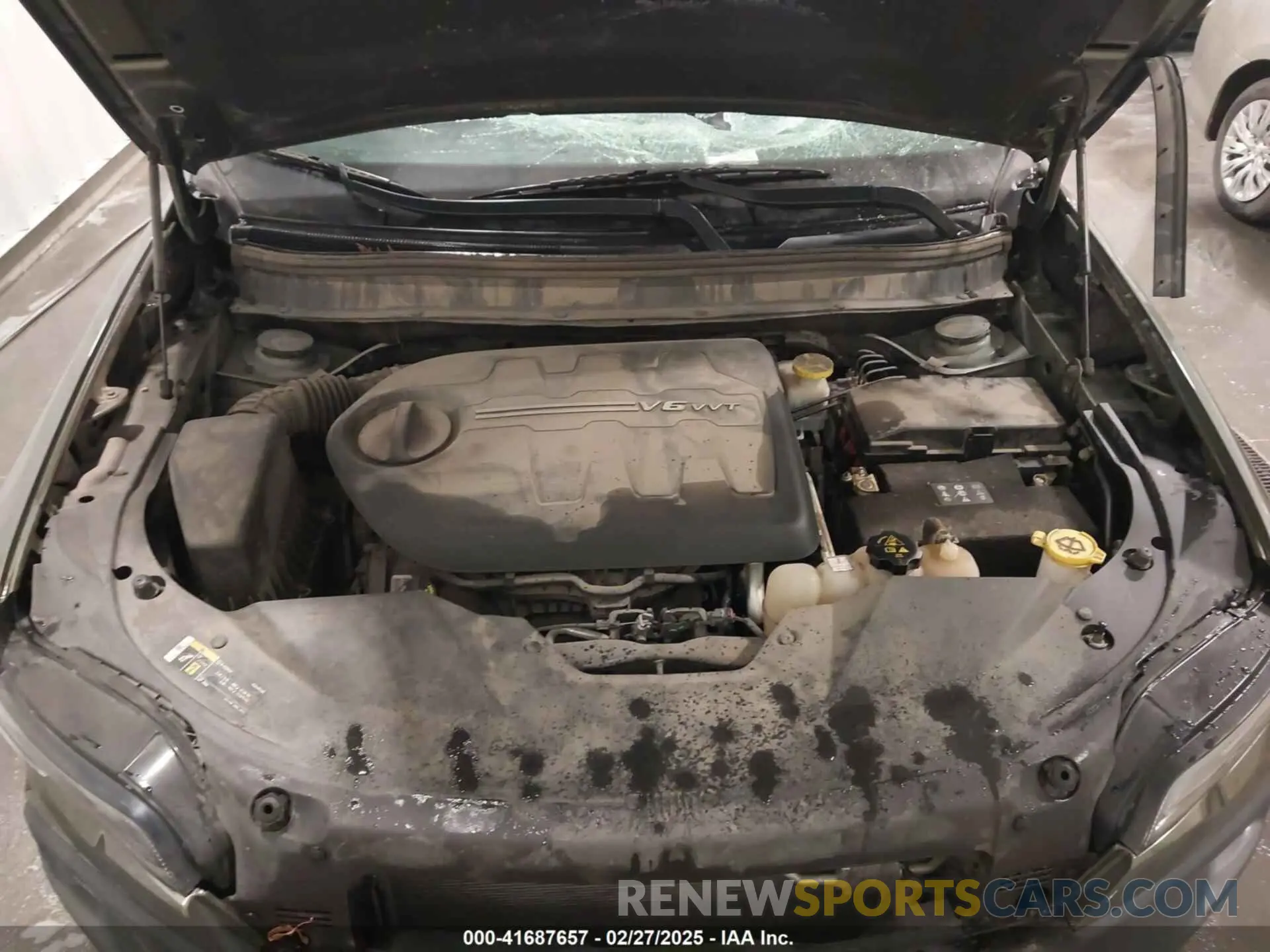 10 Photograph of a damaged car 1C4PJMBX4LD588401 JEEP CHEROKEE 2020
