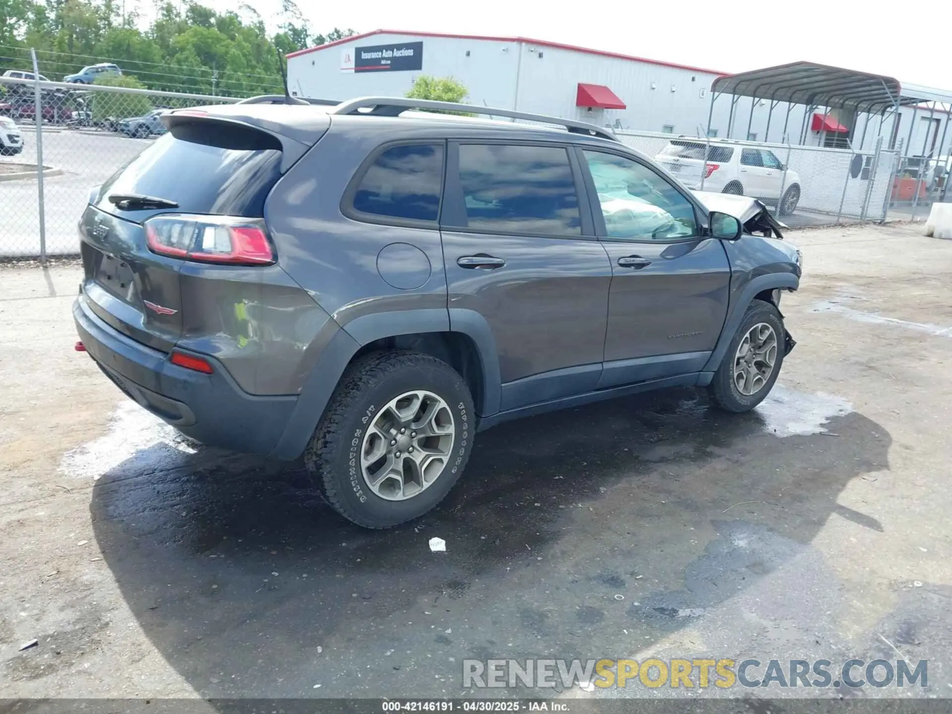 4 Photograph of a damaged car 1C4PJMBX5LD527252 JEEP CHEROKEE 2020