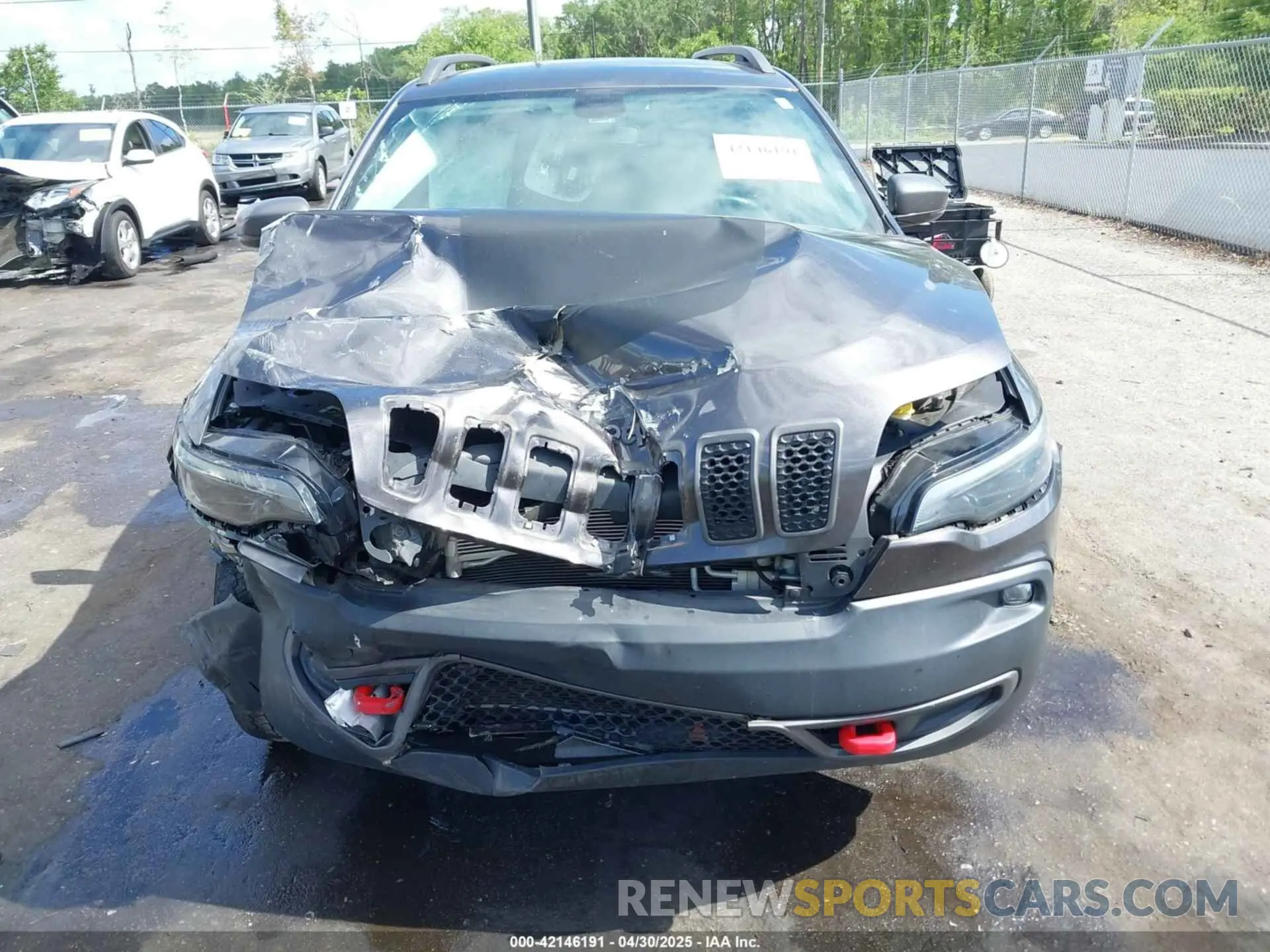 6 Photograph of a damaged car 1C4PJMBX5LD527252 JEEP CHEROKEE 2020