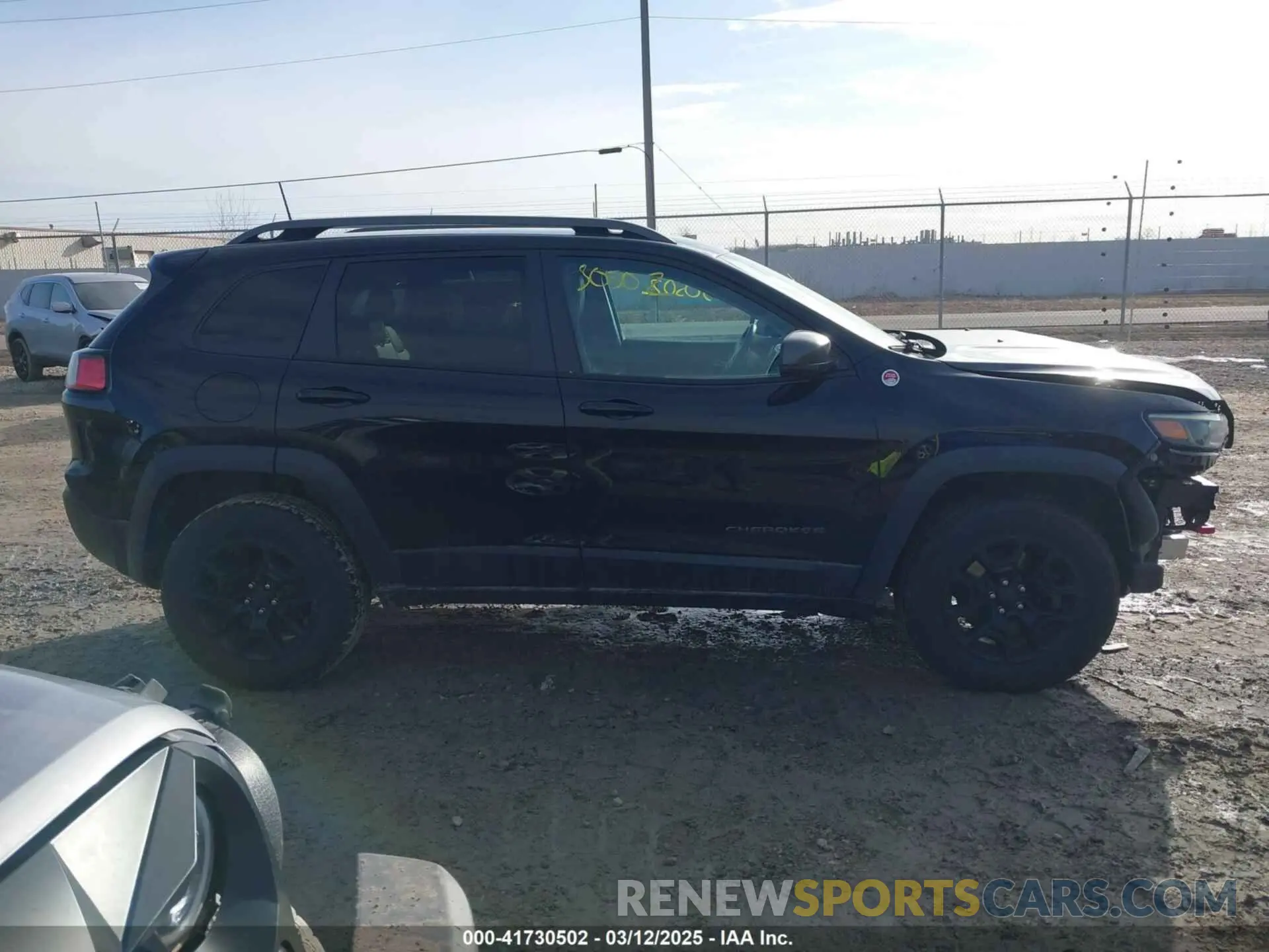 13 Photograph of a damaged car 1C4PJMBX5LD532516 JEEP CHEROKEE 2020