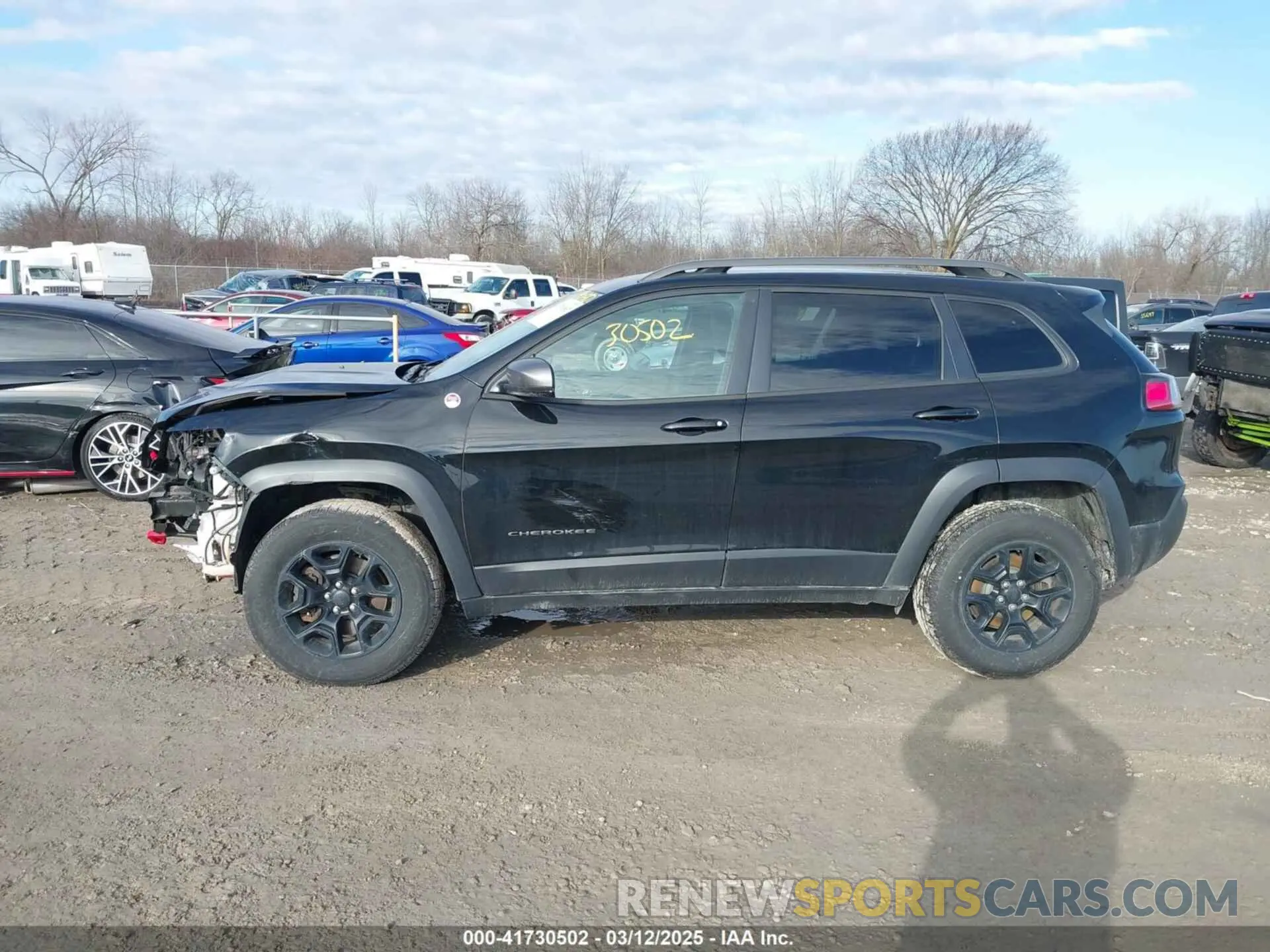 14 Photograph of a damaged car 1C4PJMBX5LD532516 JEEP CHEROKEE 2020