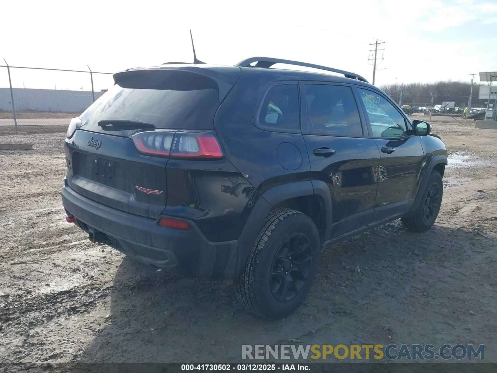 4 Photograph of a damaged car 1C4PJMBX5LD532516 JEEP CHEROKEE 2020