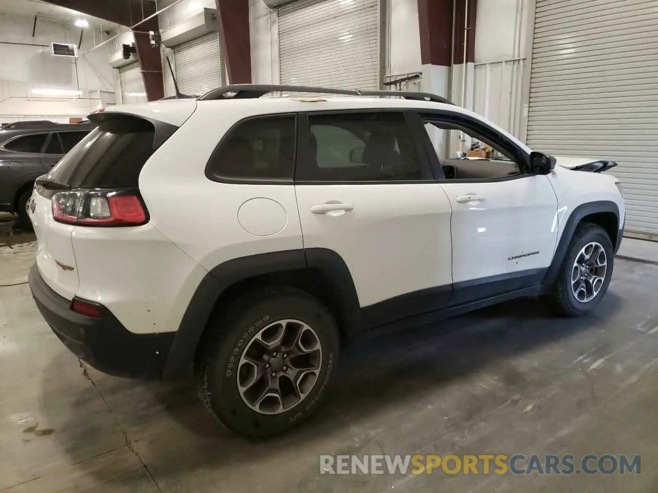 3 Photograph of a damaged car 1C4PJMBX5LD553785 JEEP CHEROKEE 2020
