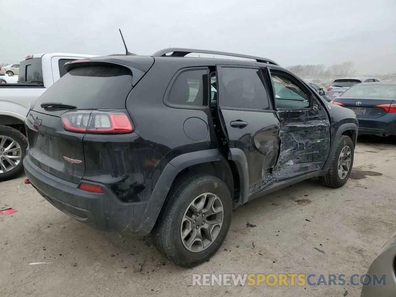 3 Photograph of a damaged car 1C4PJMBX5LD561997 JEEP CHEROKEE 2020