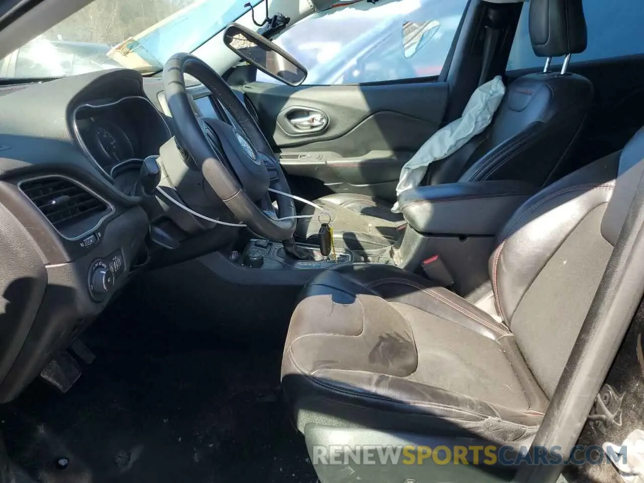 7 Photograph of a damaged car 1C4PJMBX5LD561997 JEEP CHEROKEE 2020