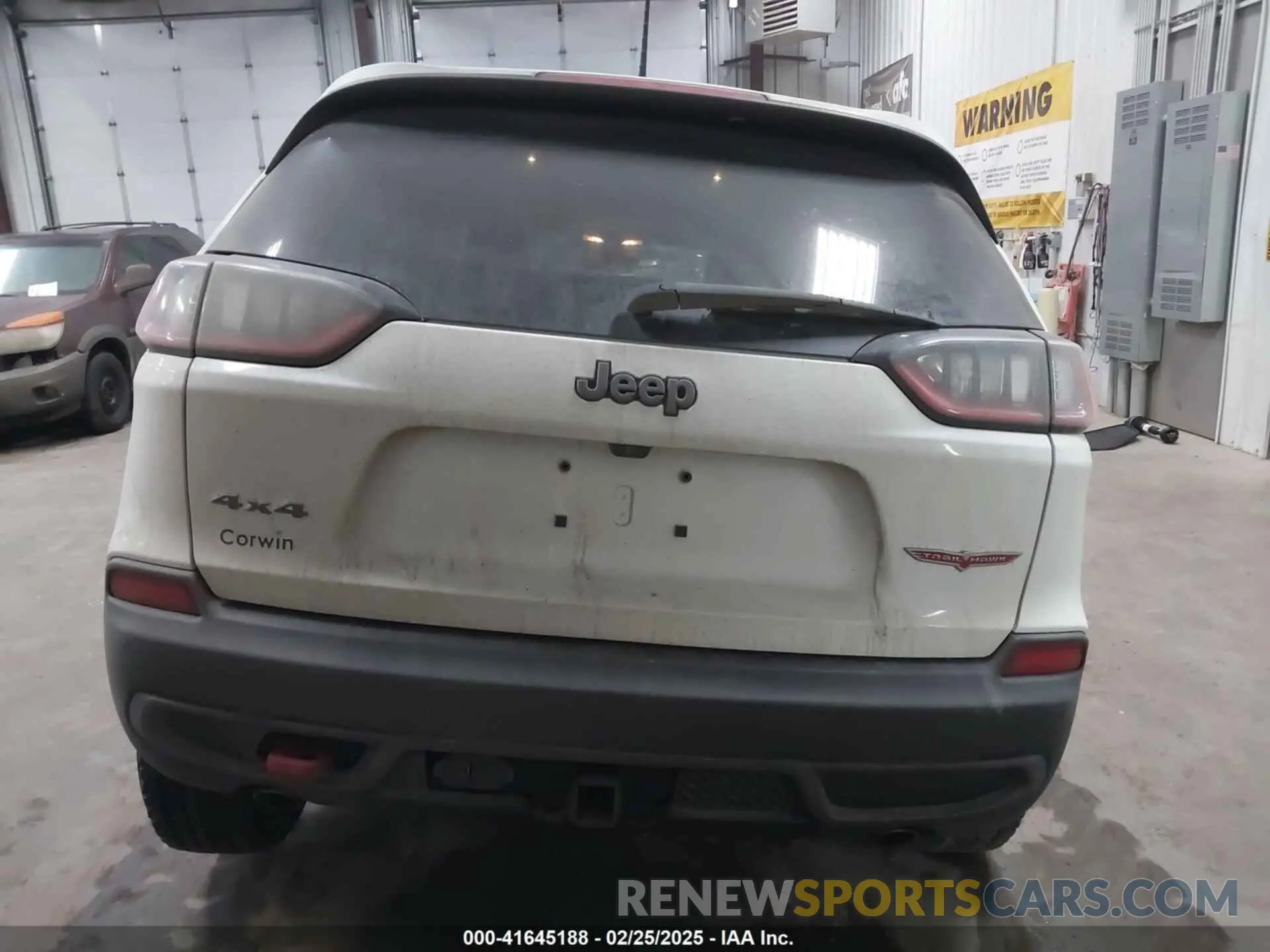16 Photograph of a damaged car 1C4PJMBX6LD557344 JEEP CHEROKEE 2020